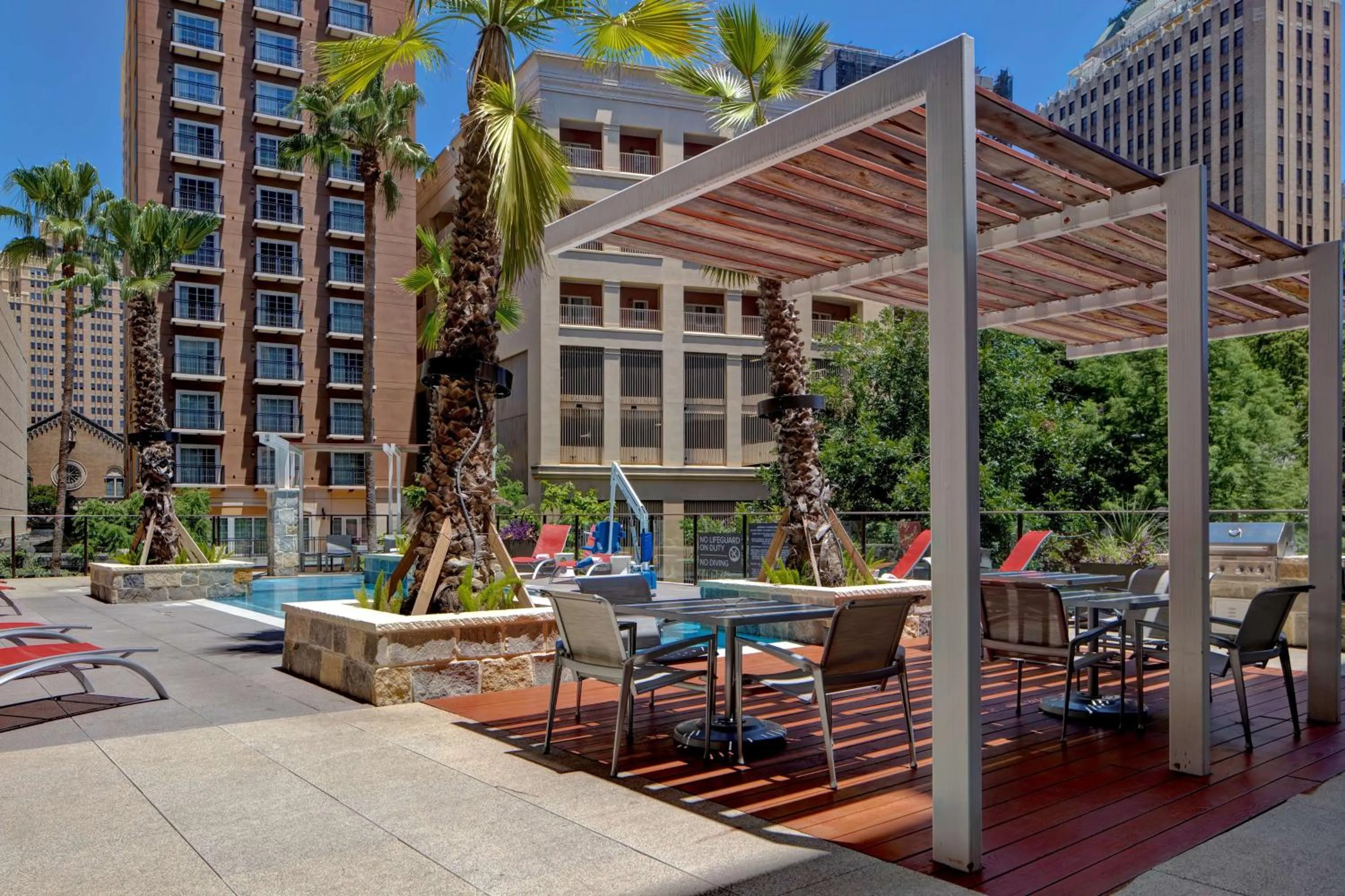 Property building in Hampton Inn & Suites on the San Antonio Riverwalk