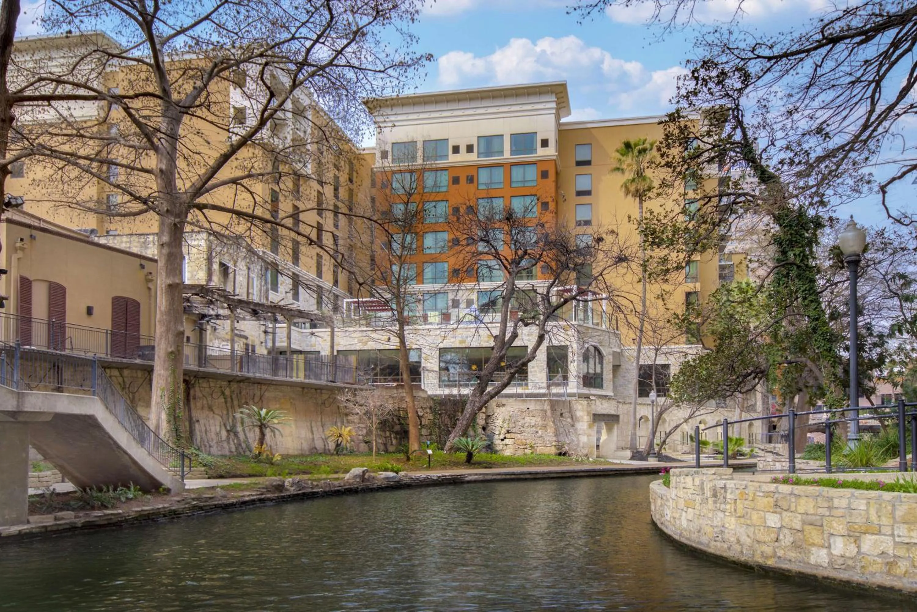 Property building in Hampton Inn & Suites on the San Antonio Riverwalk