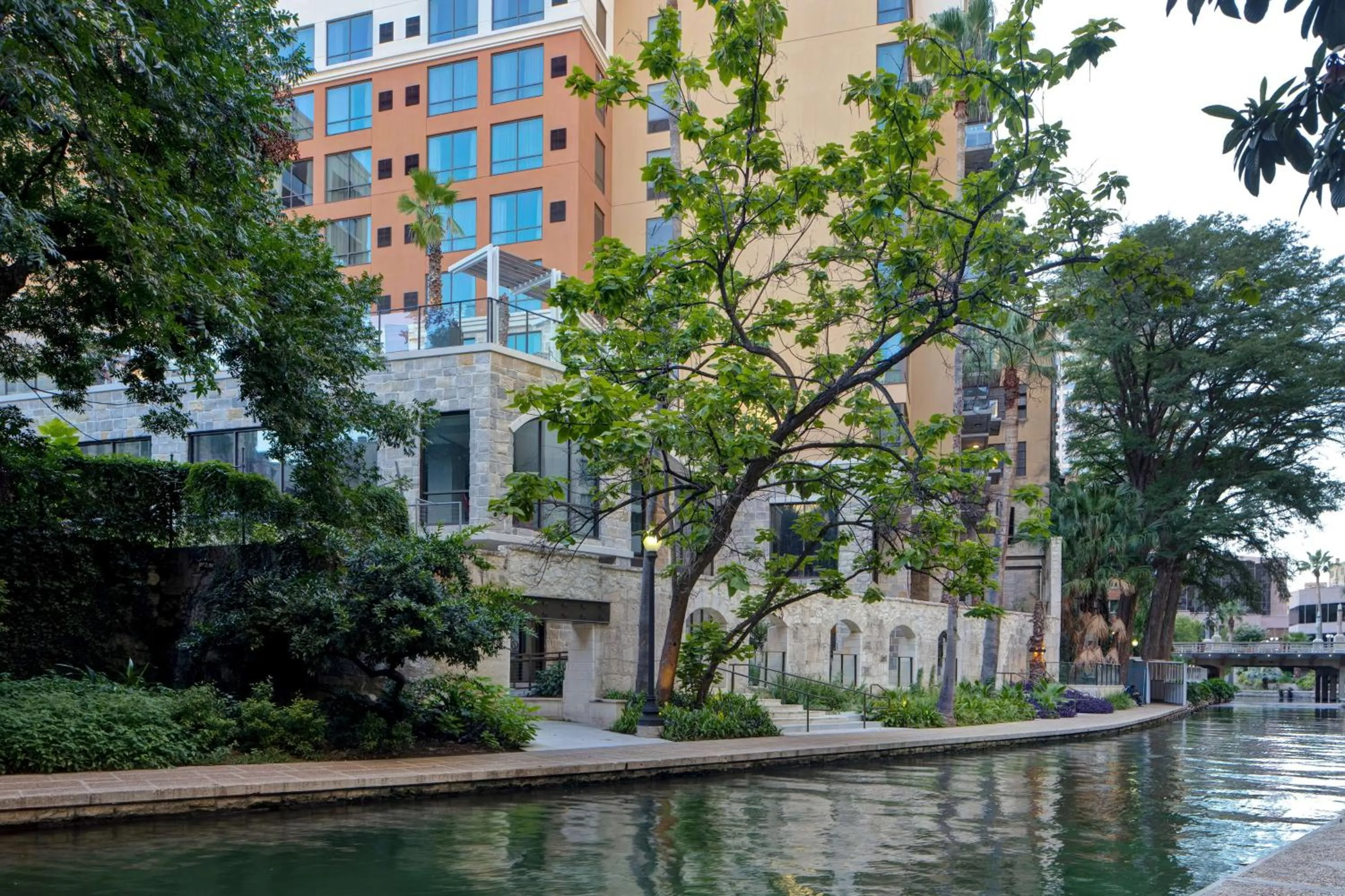 Property building in Hampton Inn & Suites on the San Antonio Riverwalk