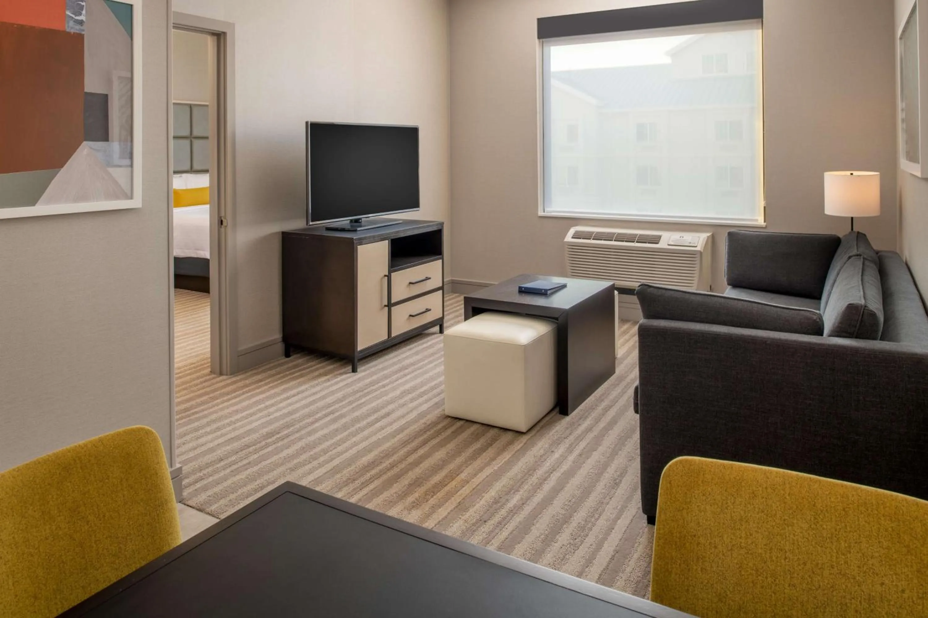 TV and multimedia in Homewood Suites By Hilton Belmont