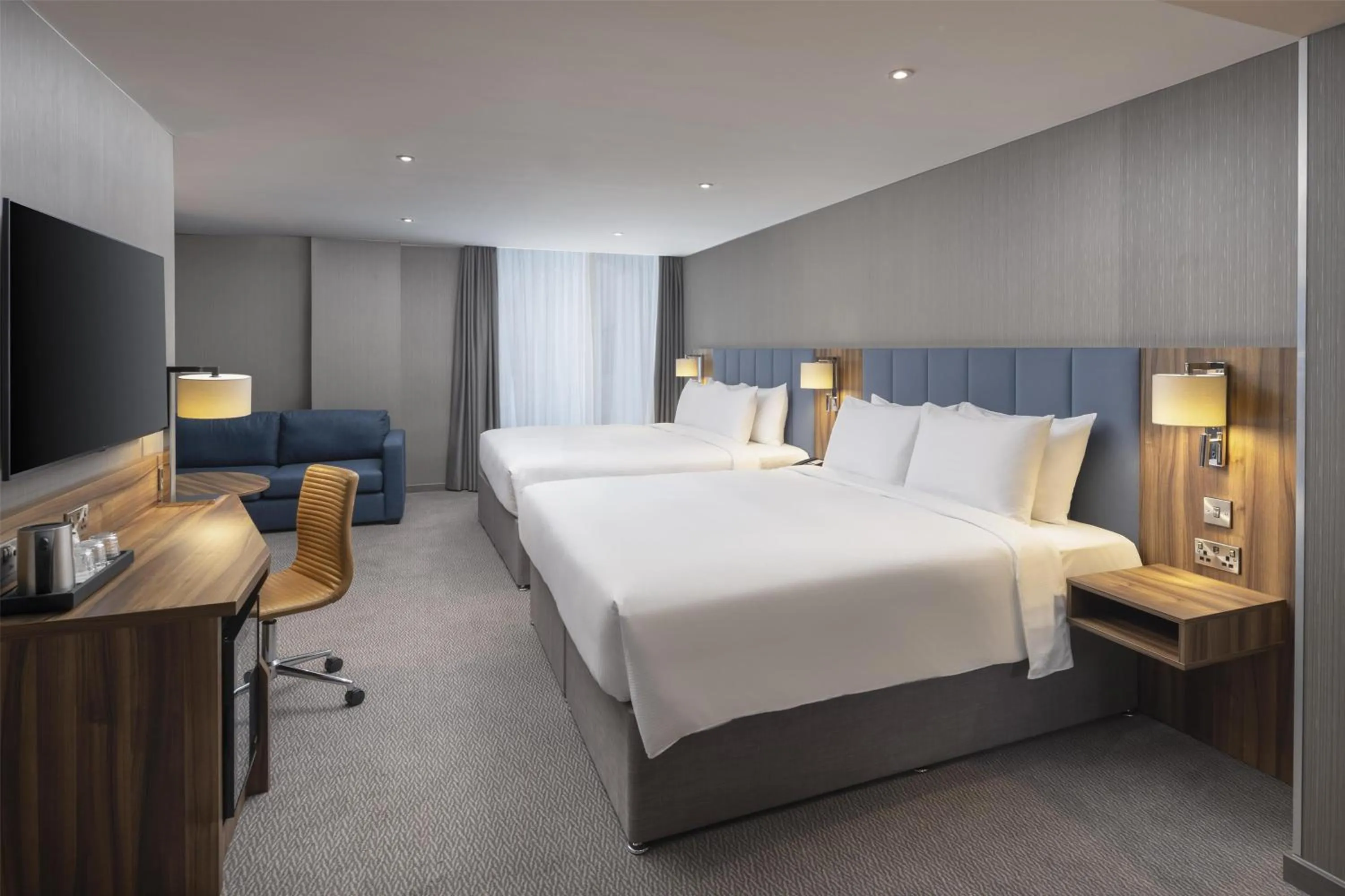 Bed in Hilton Garden Inn London Heathrow Terminal 2 and 3