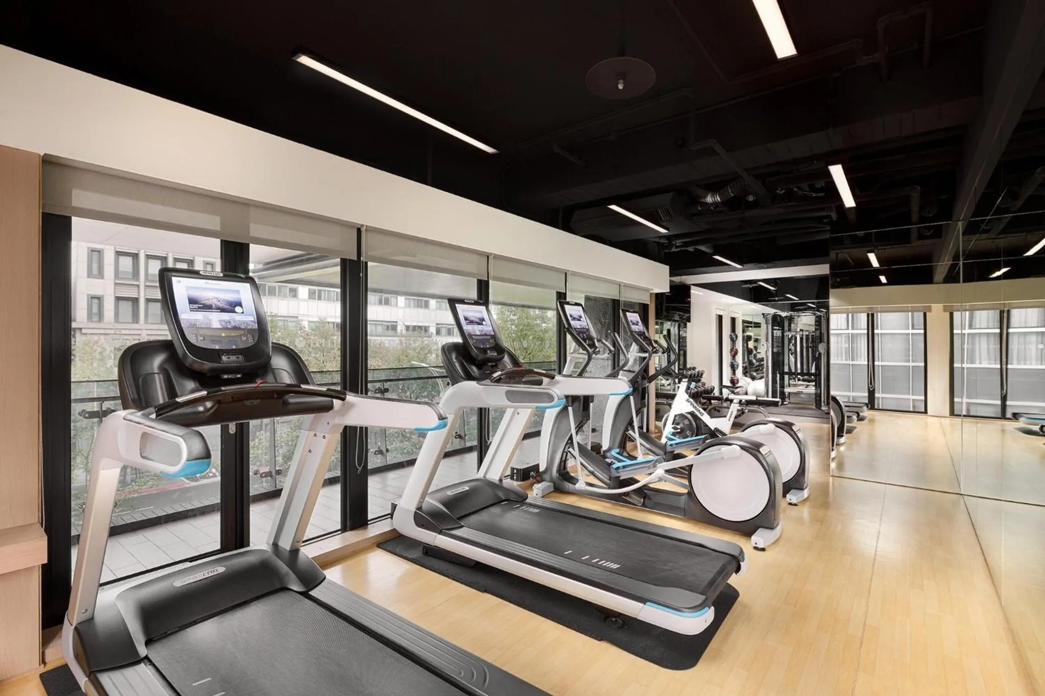 Fitness centre/facilities in DoubleTree by Hilton Taipei Zhongshan