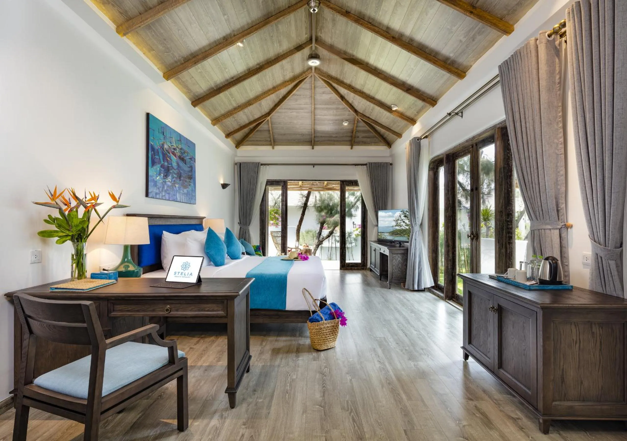 Photo of the whole room, Bed in Stelia Beach Resort