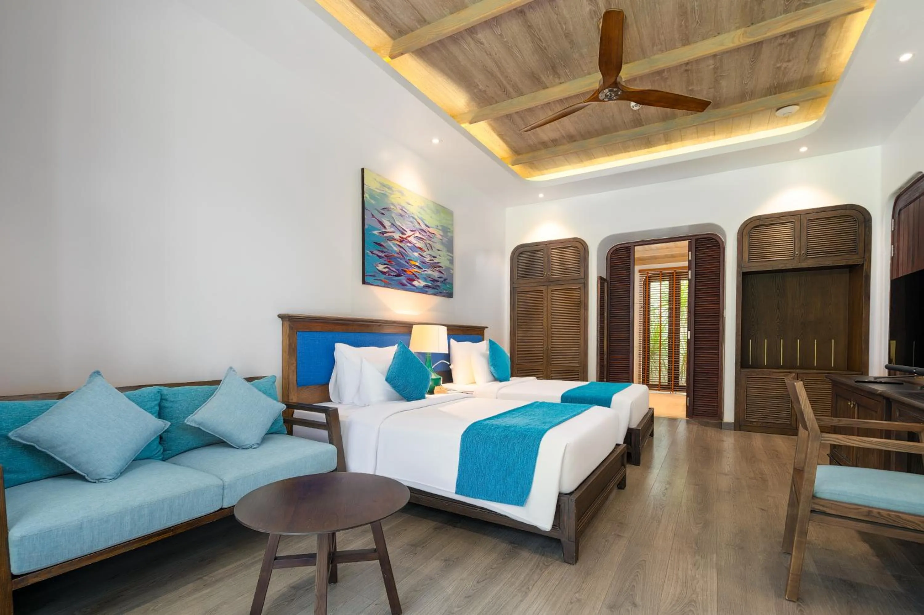 Bedroom, Bed in Stelia Beach Resort