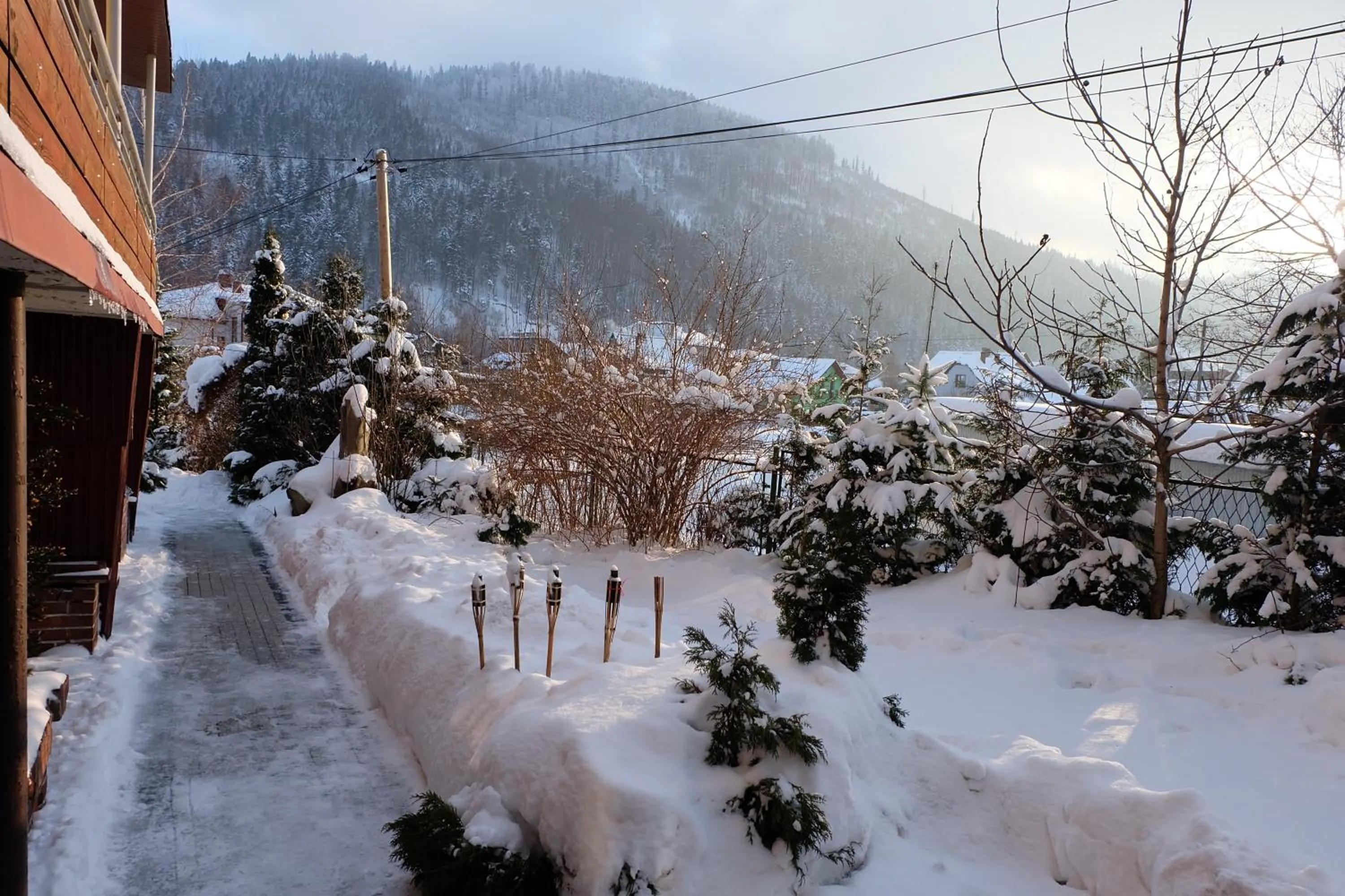 Winter in Willa Pod Aniołem - Pokoje Gościnne & Apartamenty z widokiem na góry
