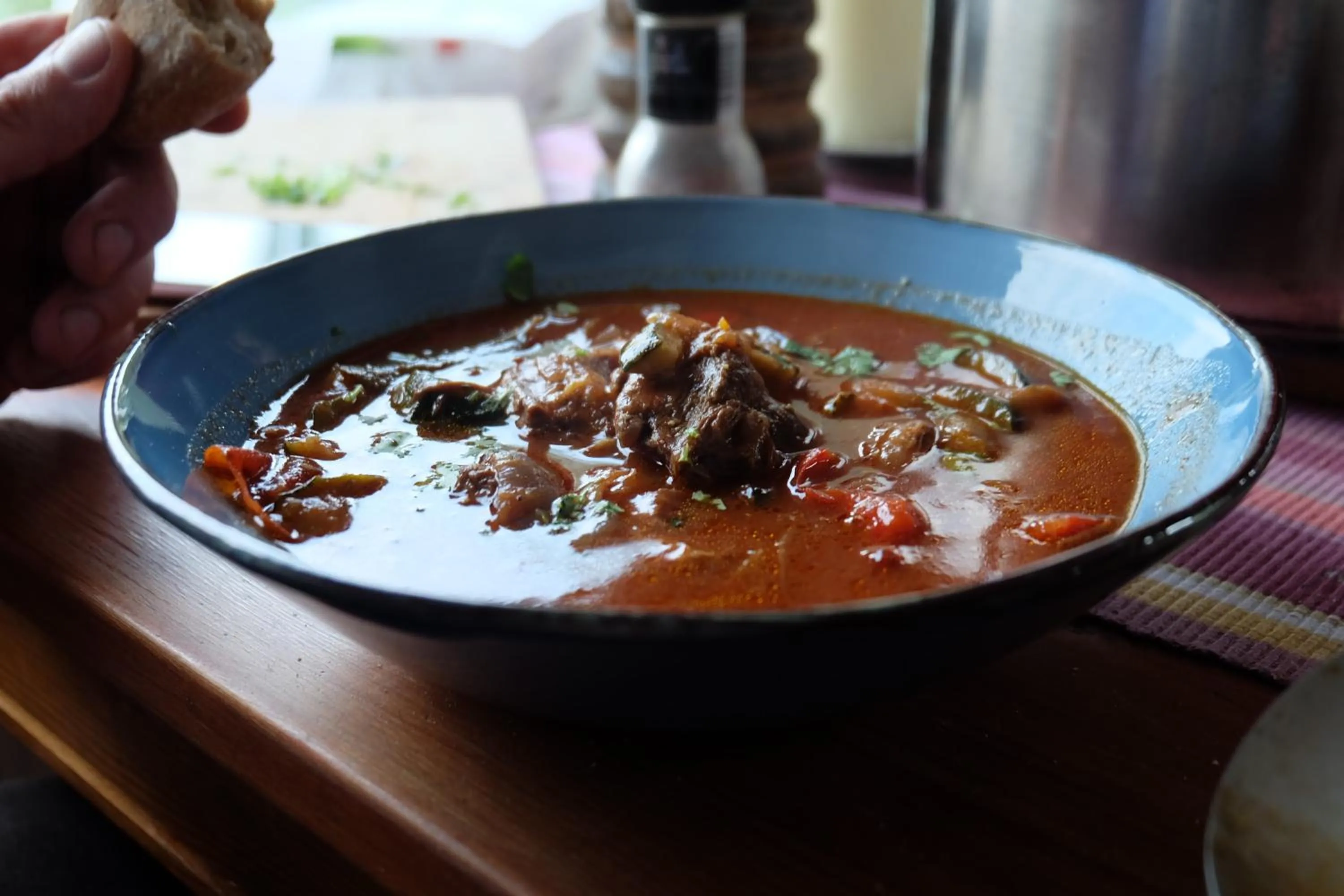 Winter in Willa Pod Aniołem - Pokoje Gościnne & Apartamenty z widokiem na góry