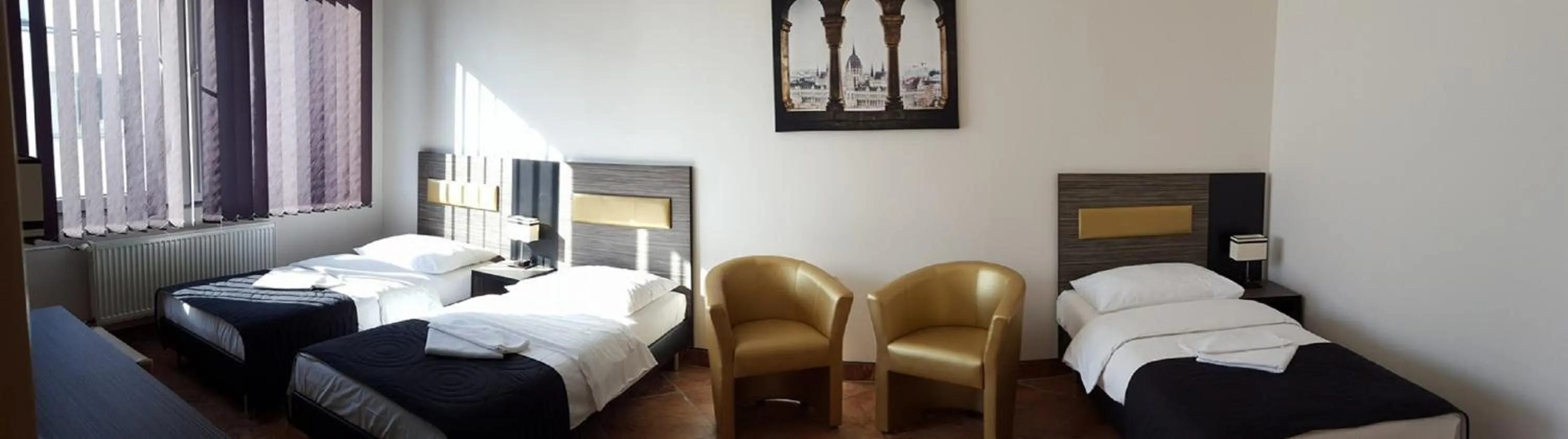 TV and multimedia, Bed in Hotel Montenegro