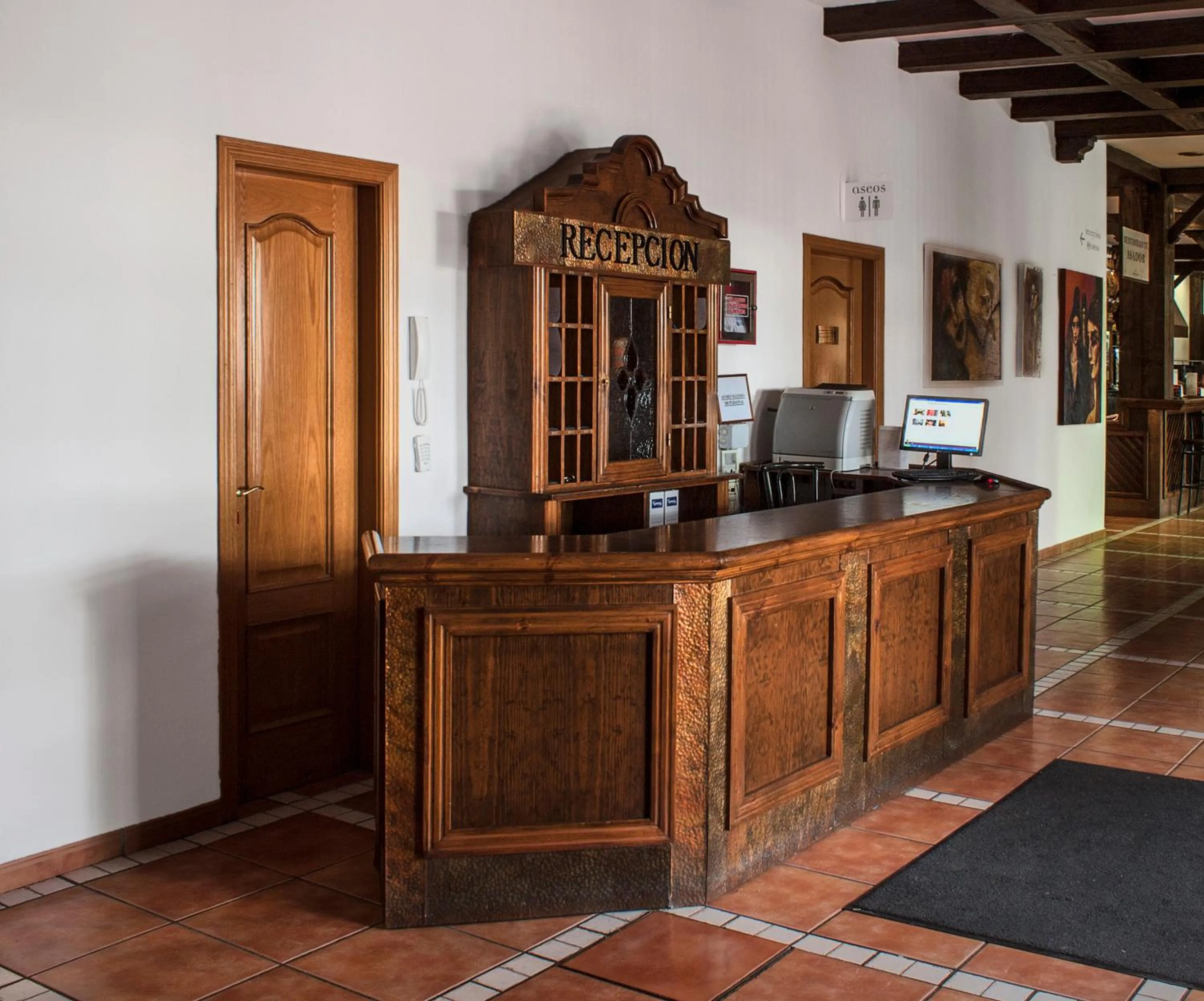 Lobby or reception in Albenzaire Hotel Asador