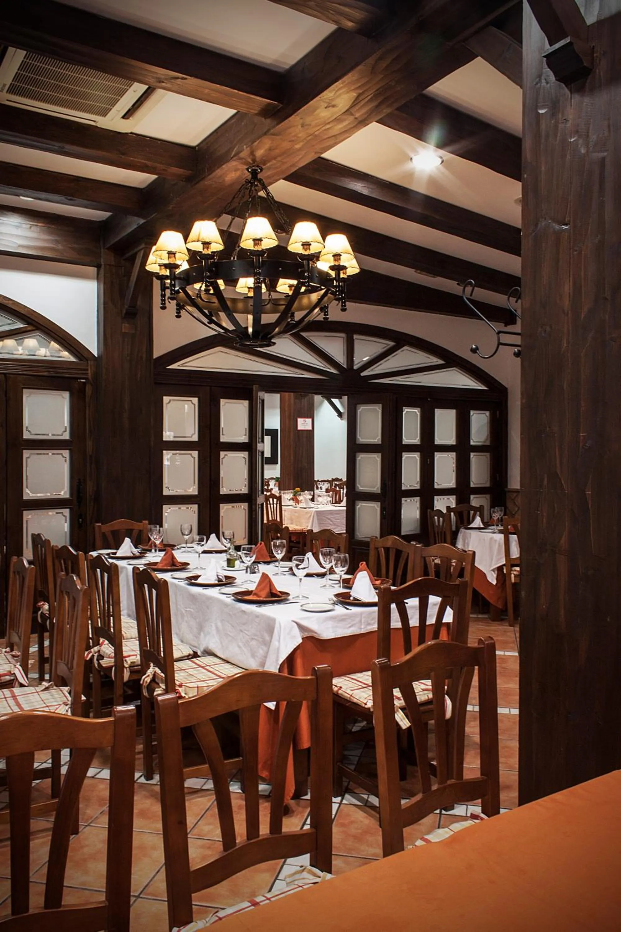 Banquet/Function facilities in Albenzaire Hotel Asador