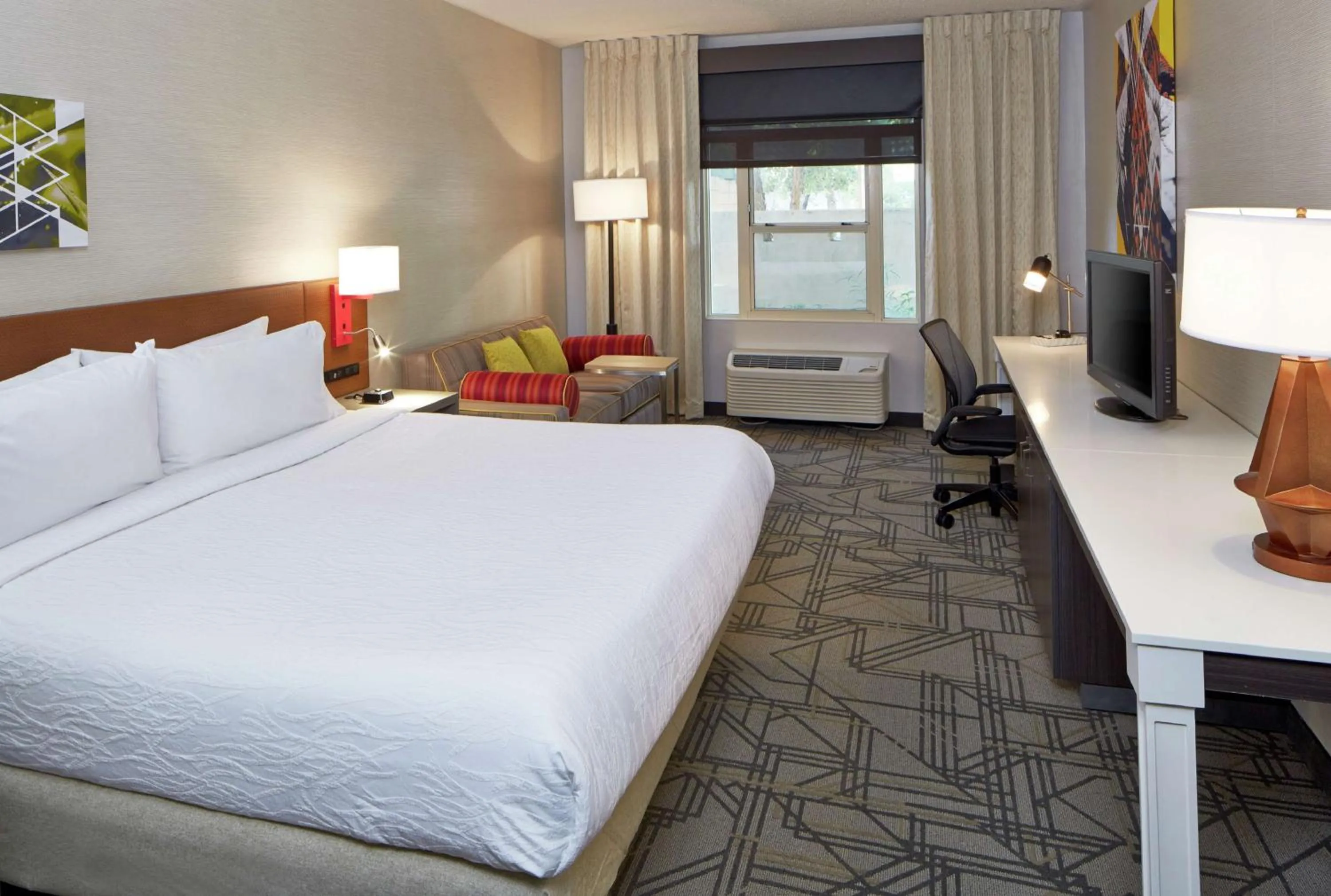 Bedroom, Bed in Hilton Garden Inn Scottsdale Old Town