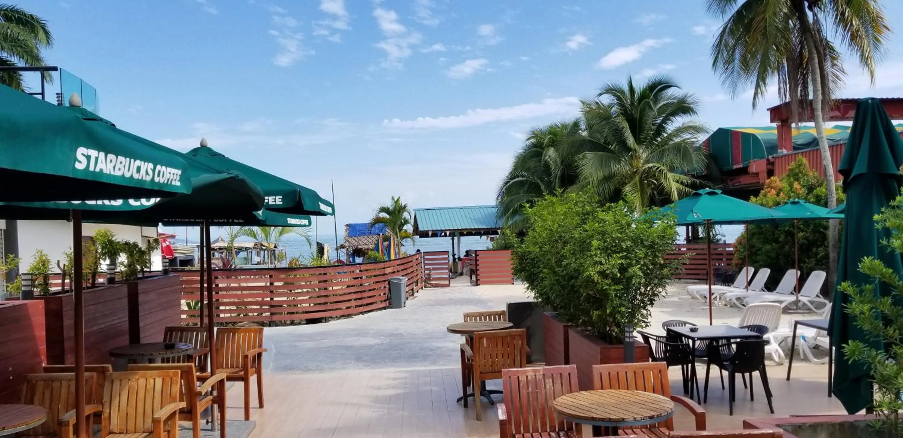 Restaurant/places to eat in By The Sea Beach Luxury Resort - Batu Ferringhi