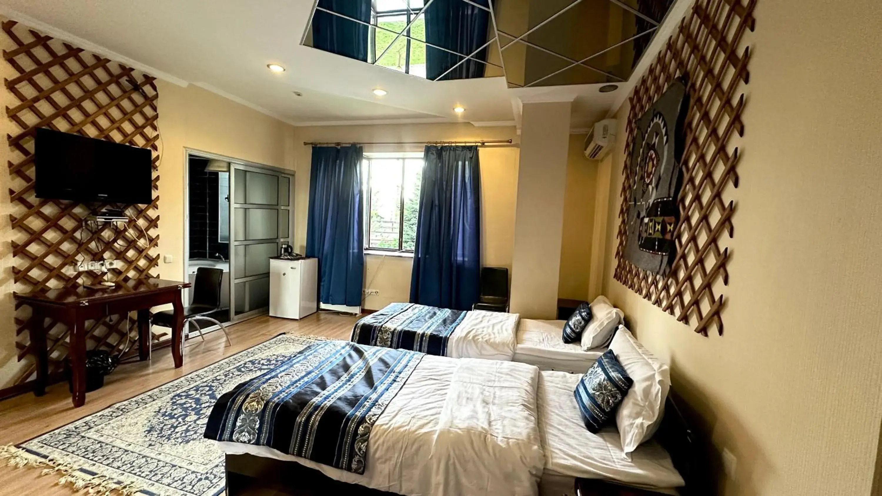 Standard Twin Room in Tian-Shan Hotel Standard Twin Room in Tian-Shan Hotel