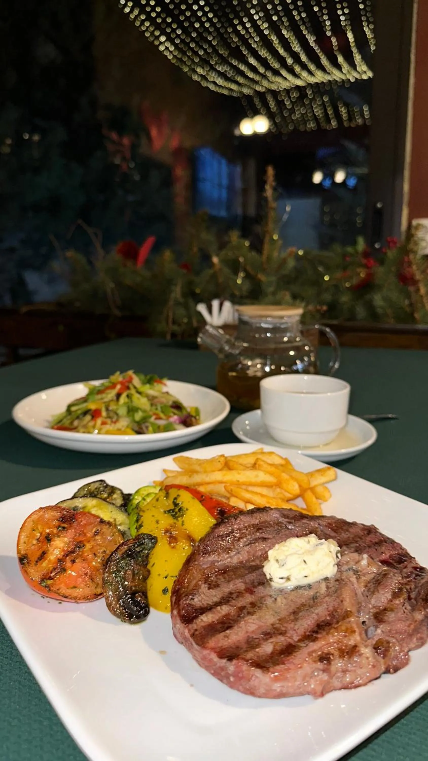 Restaurant/places to eat in Tian-Shan Hotel