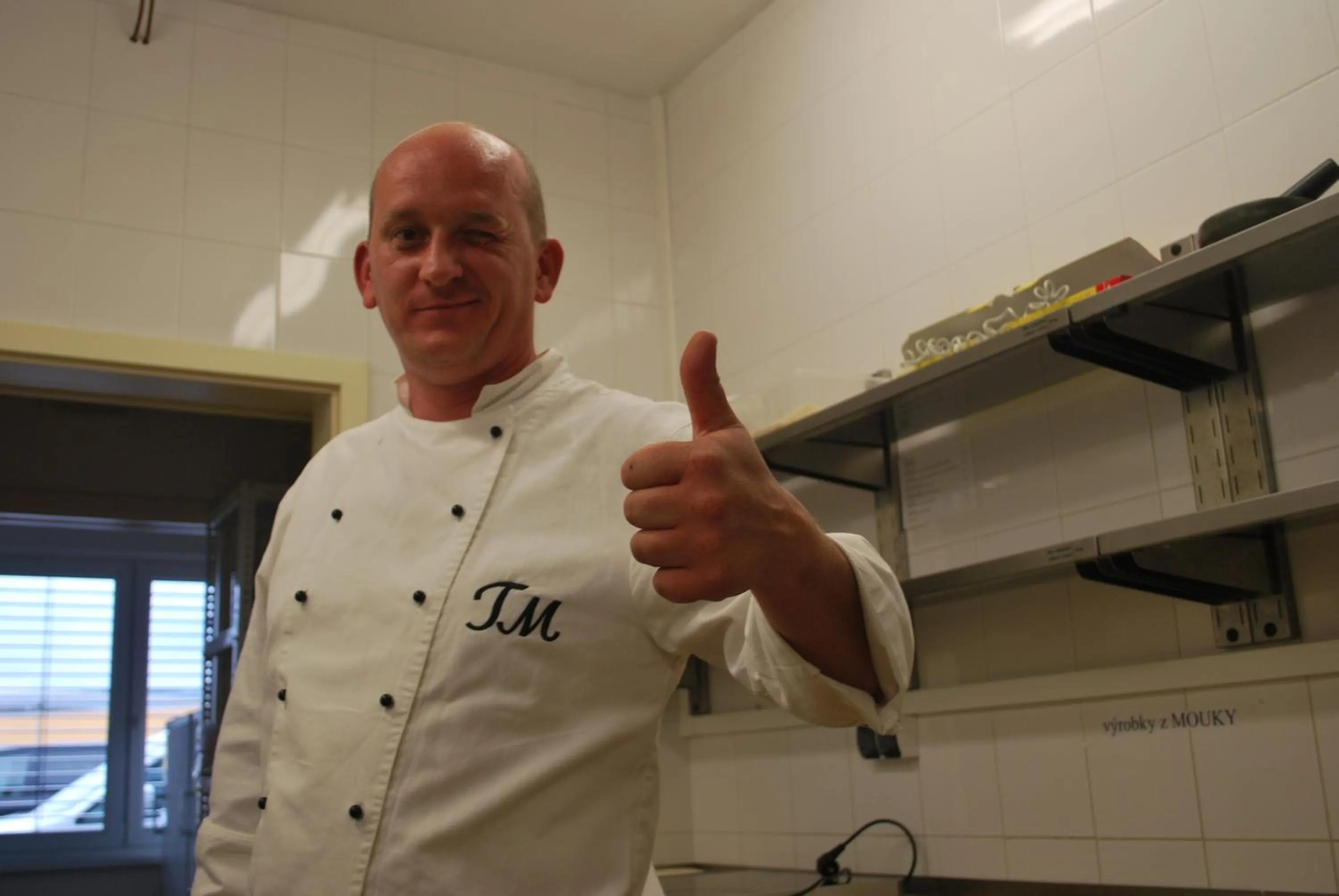 Restaurant/places to eat in Hotel Arena