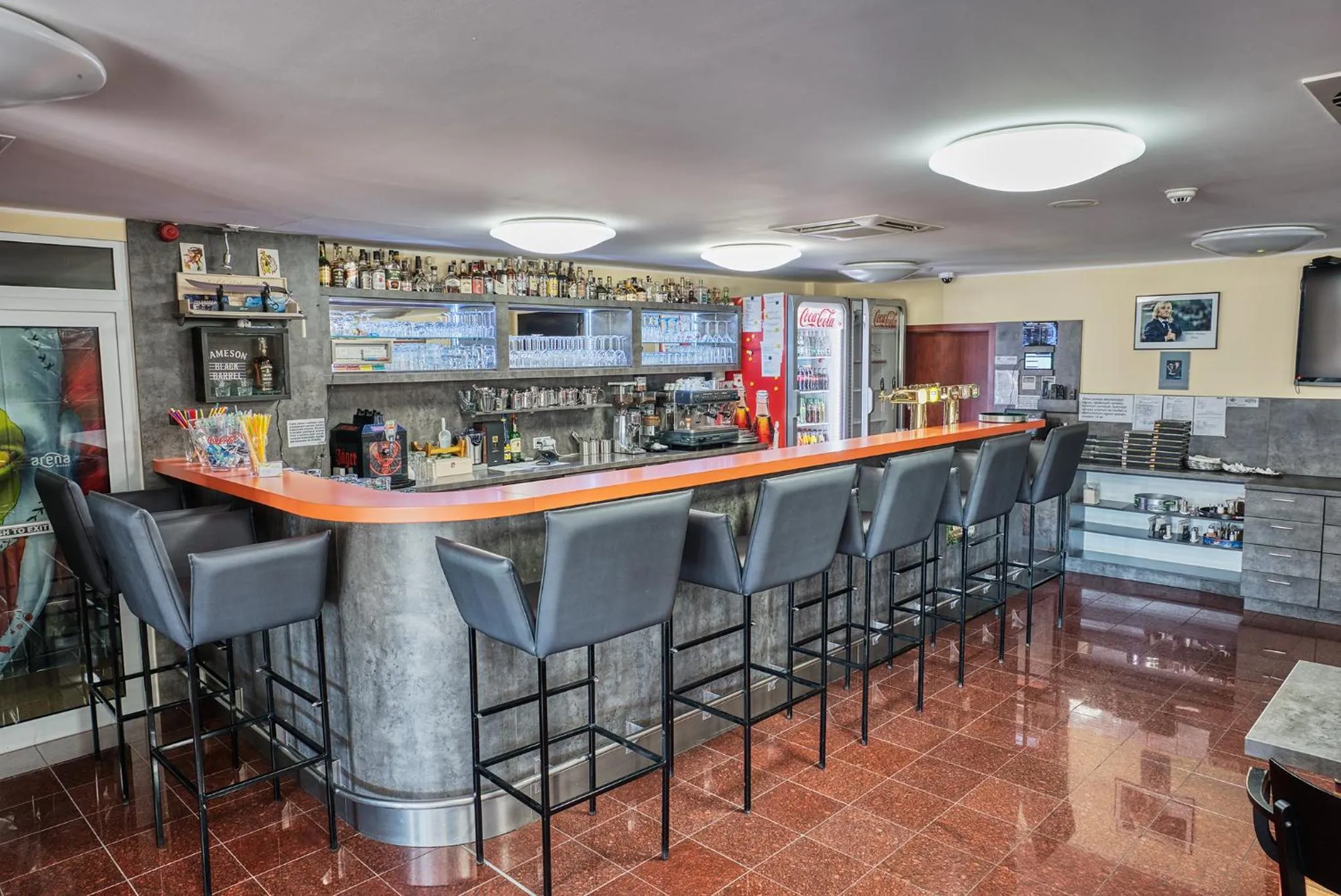 Restaurant/places to eat in Hotel Arena