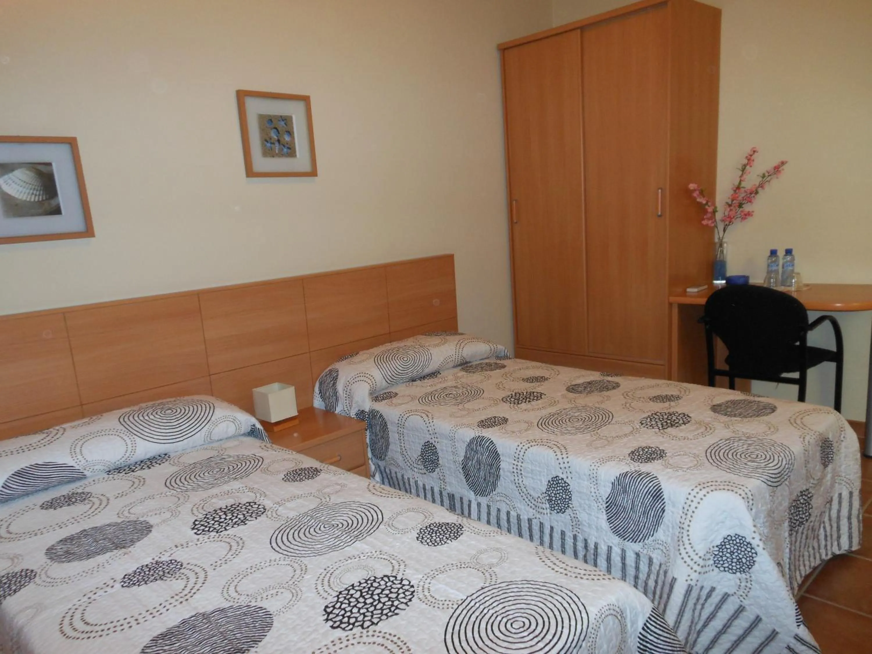 Bedroom, Bed in Hostal Sant Roc