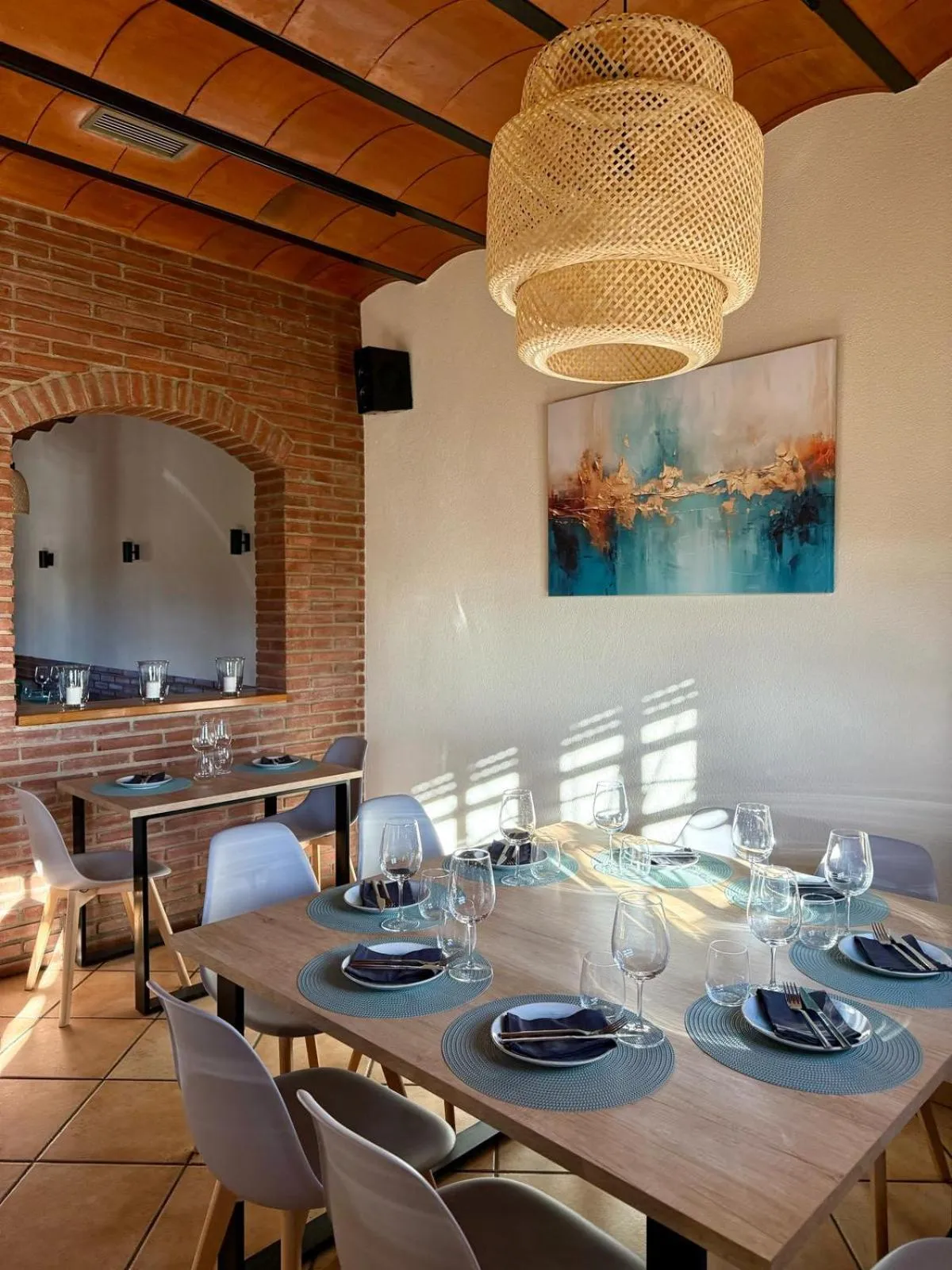 Restaurant/places to eat in Hostal Sant Roc