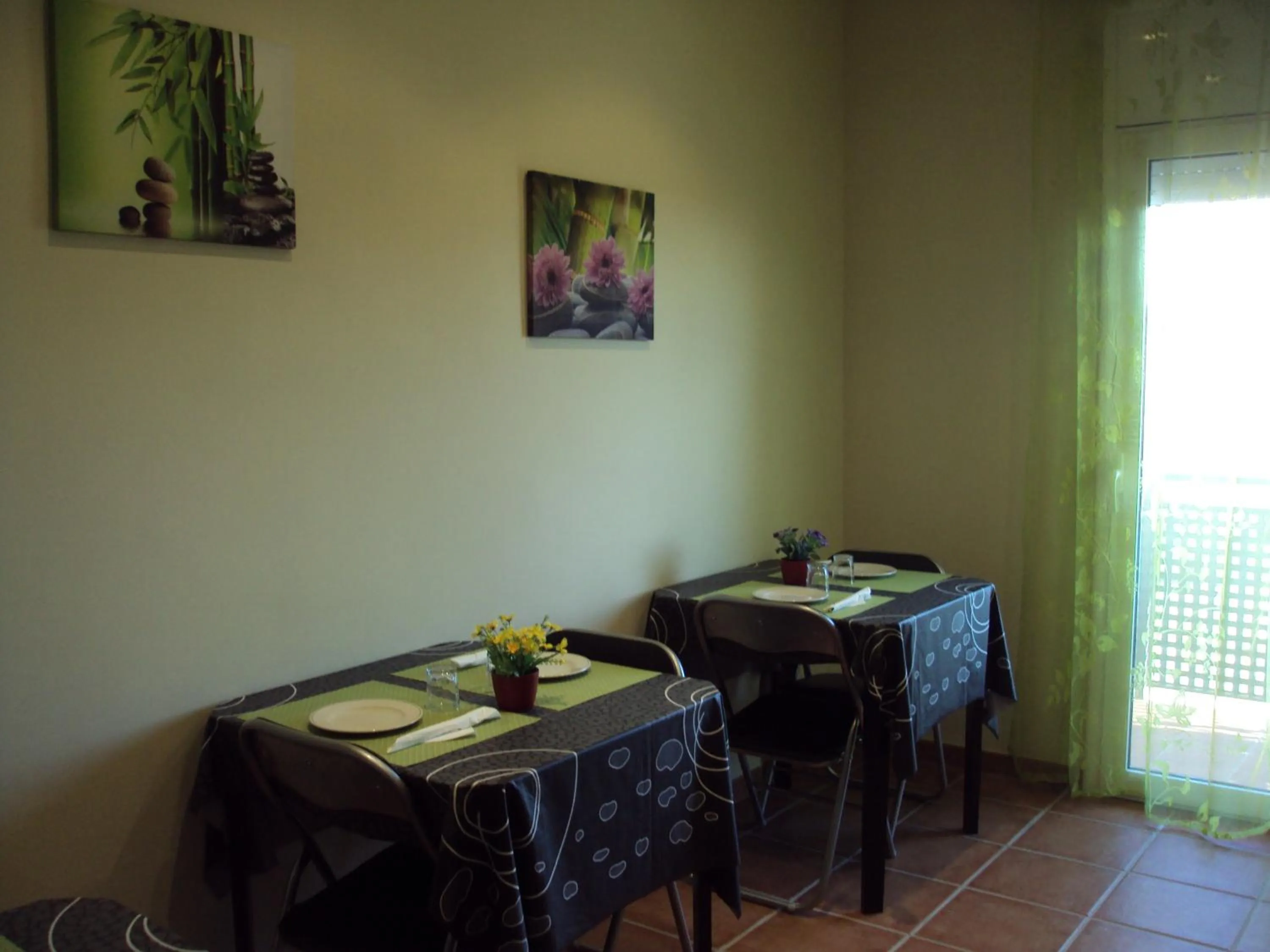 Lounge or bar in Hostal Sant Roc