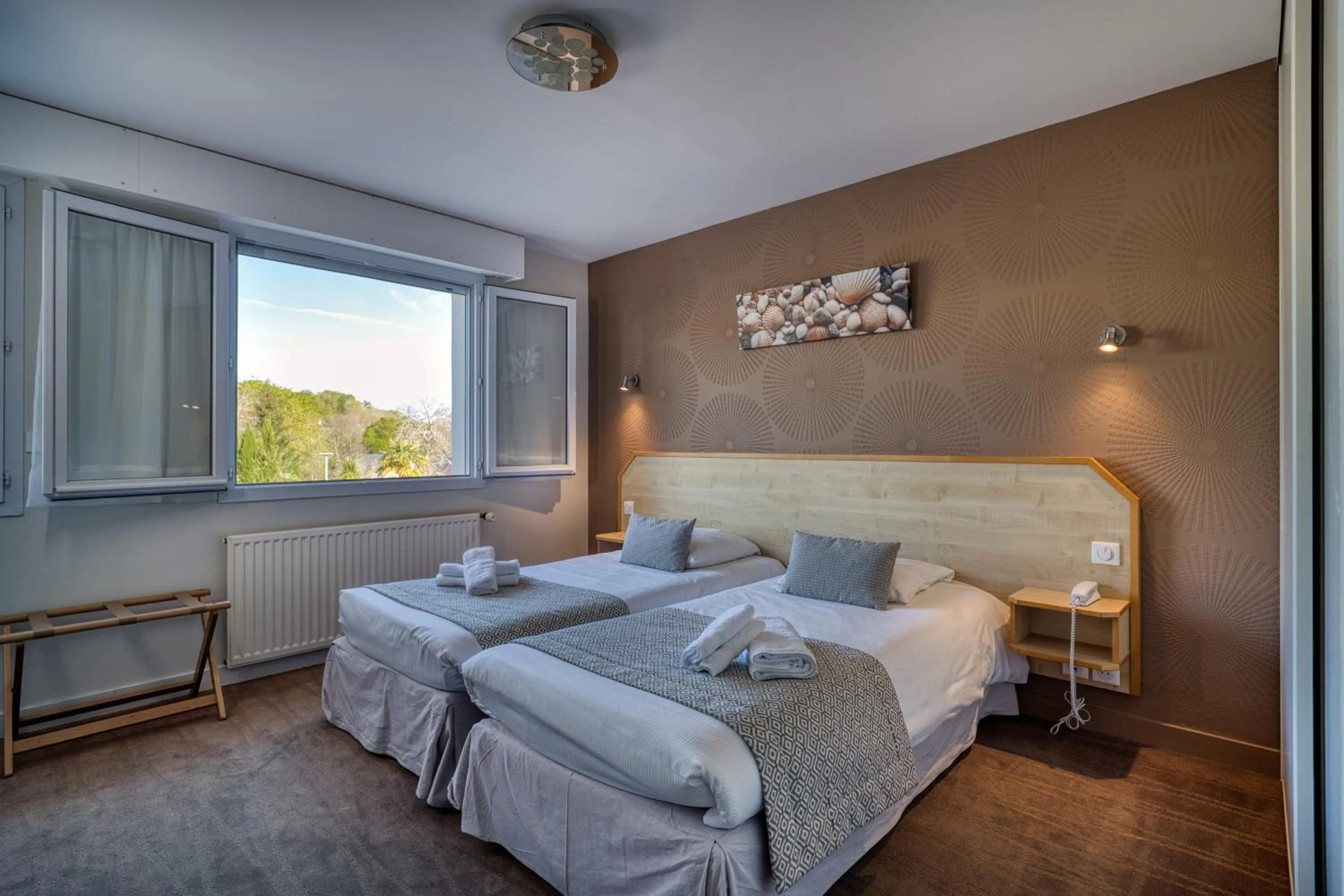 Bedroom, Bed in Logis Hotel Belle-Vue