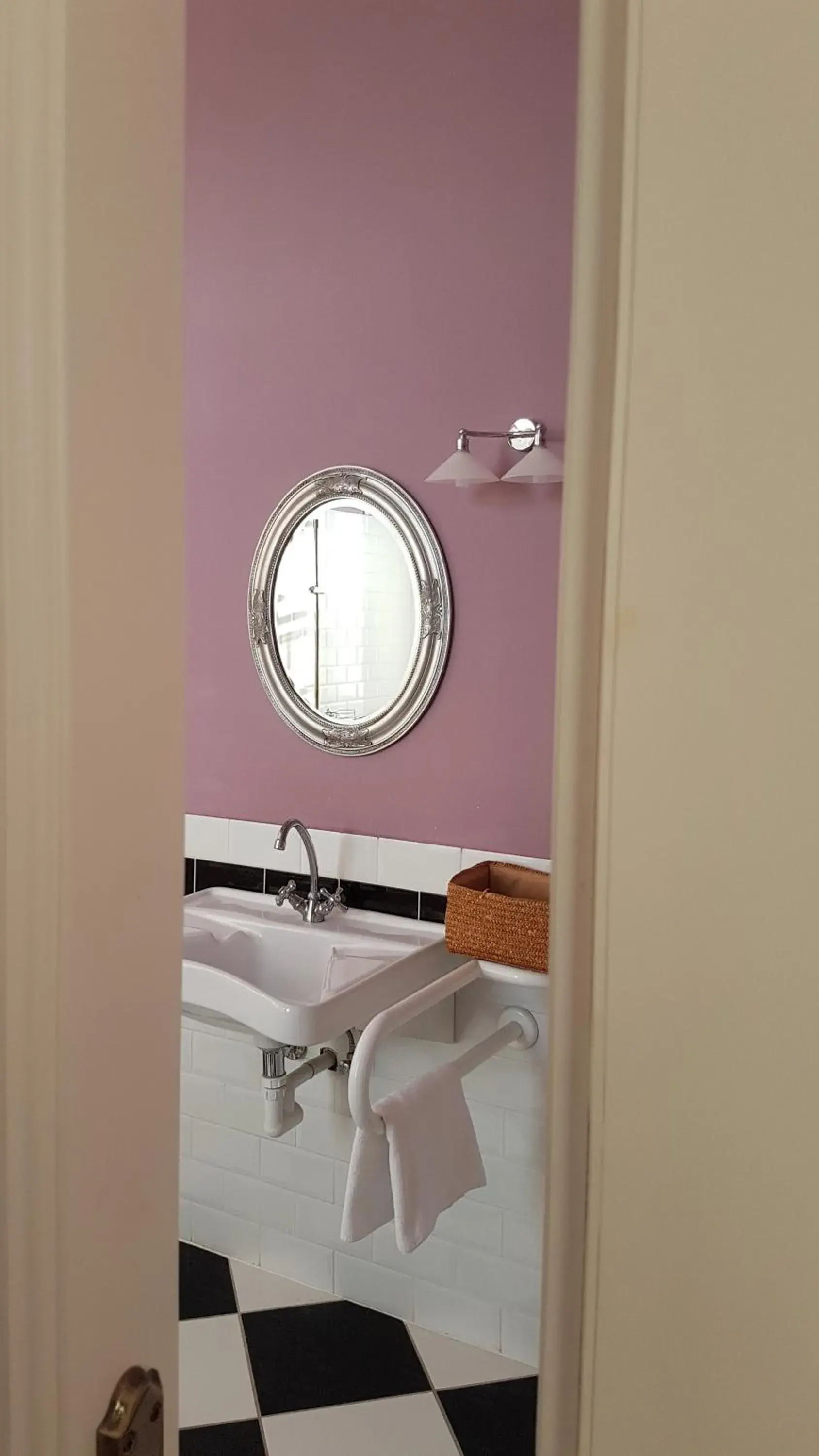 King Room with Roll-In Shower - Disability Access in Tarnóca Kúria King Room with Roll-In Shower - Disability Access in Tarnóca Kúria