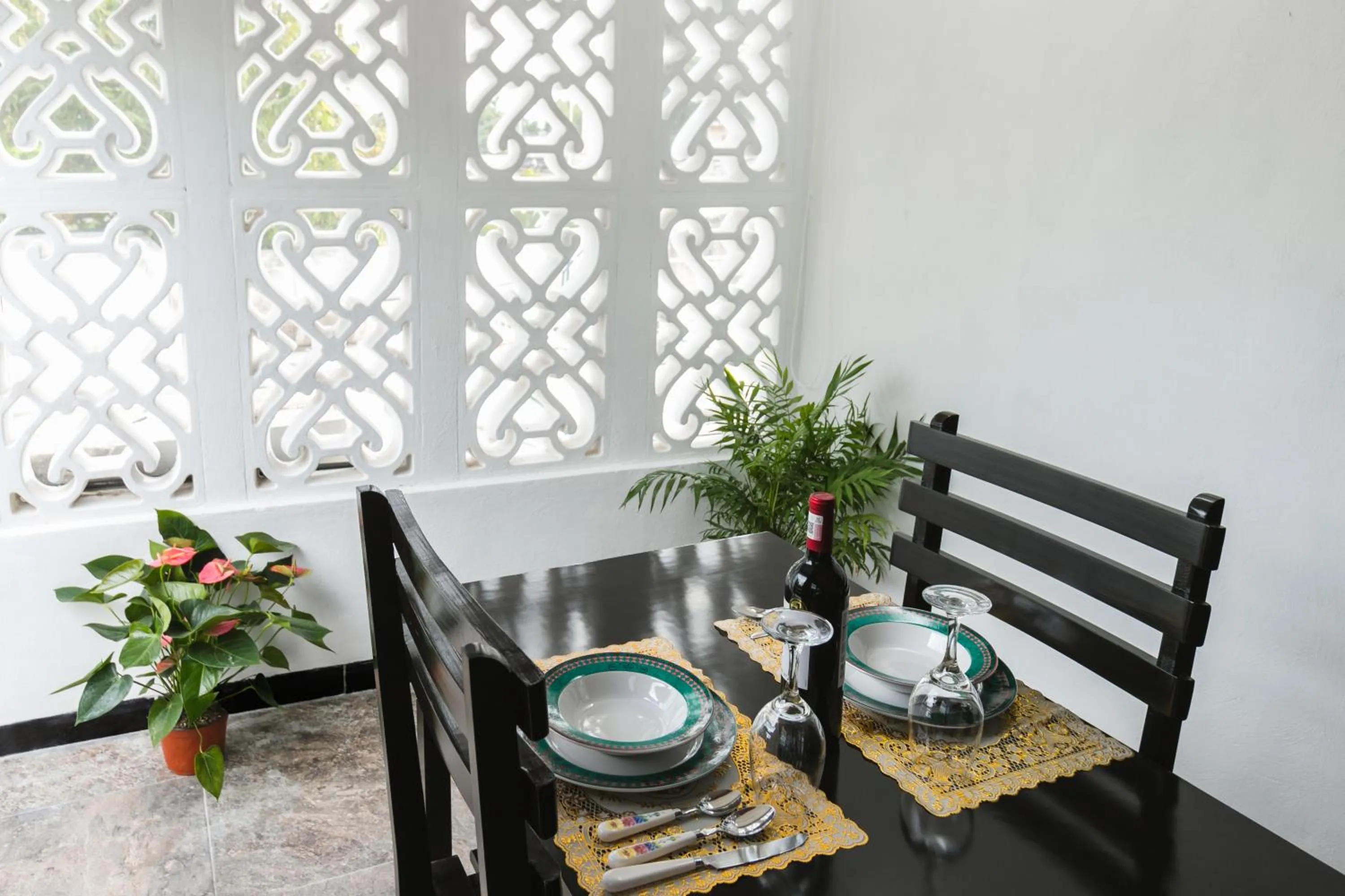 Dining area in Suite Studio Serviced Apartments