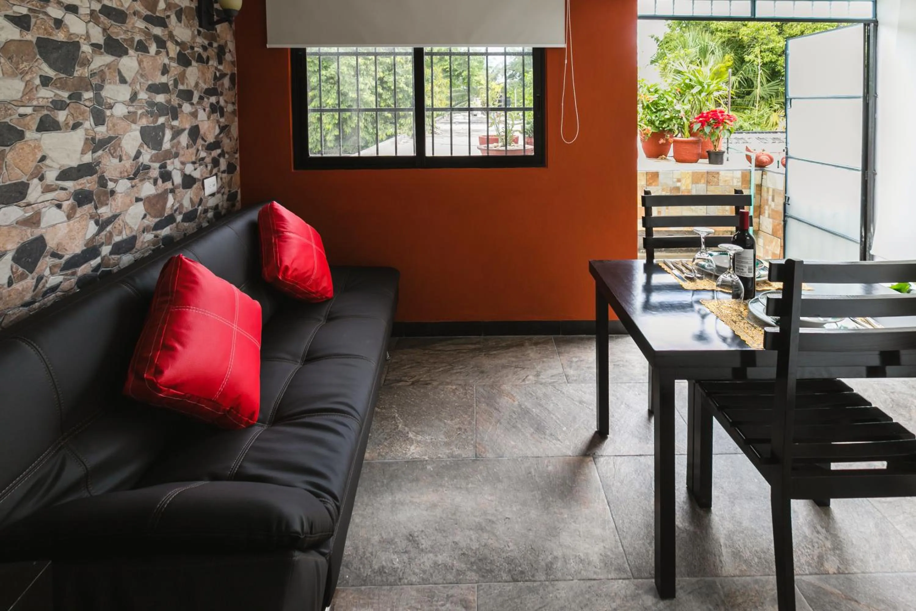 Living room in Suite Studio Serviced Apartments