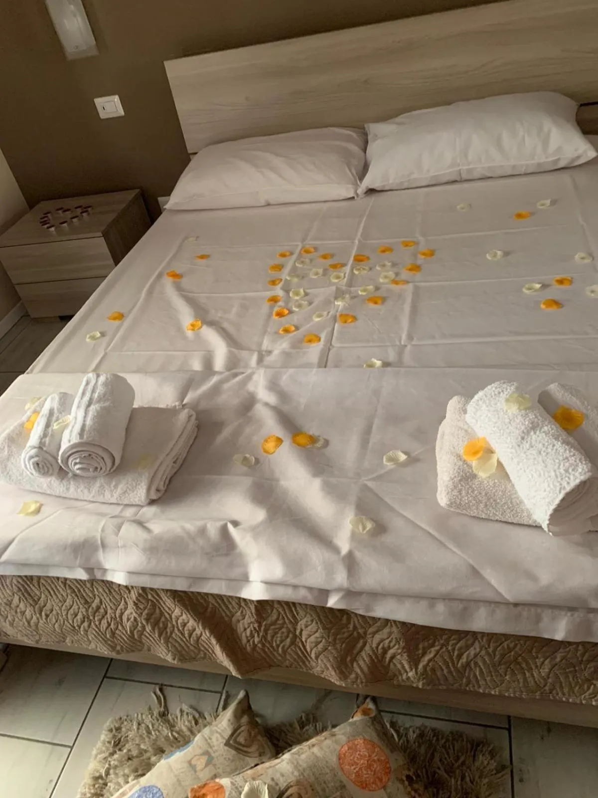 towels, Bed in Primo Hotel