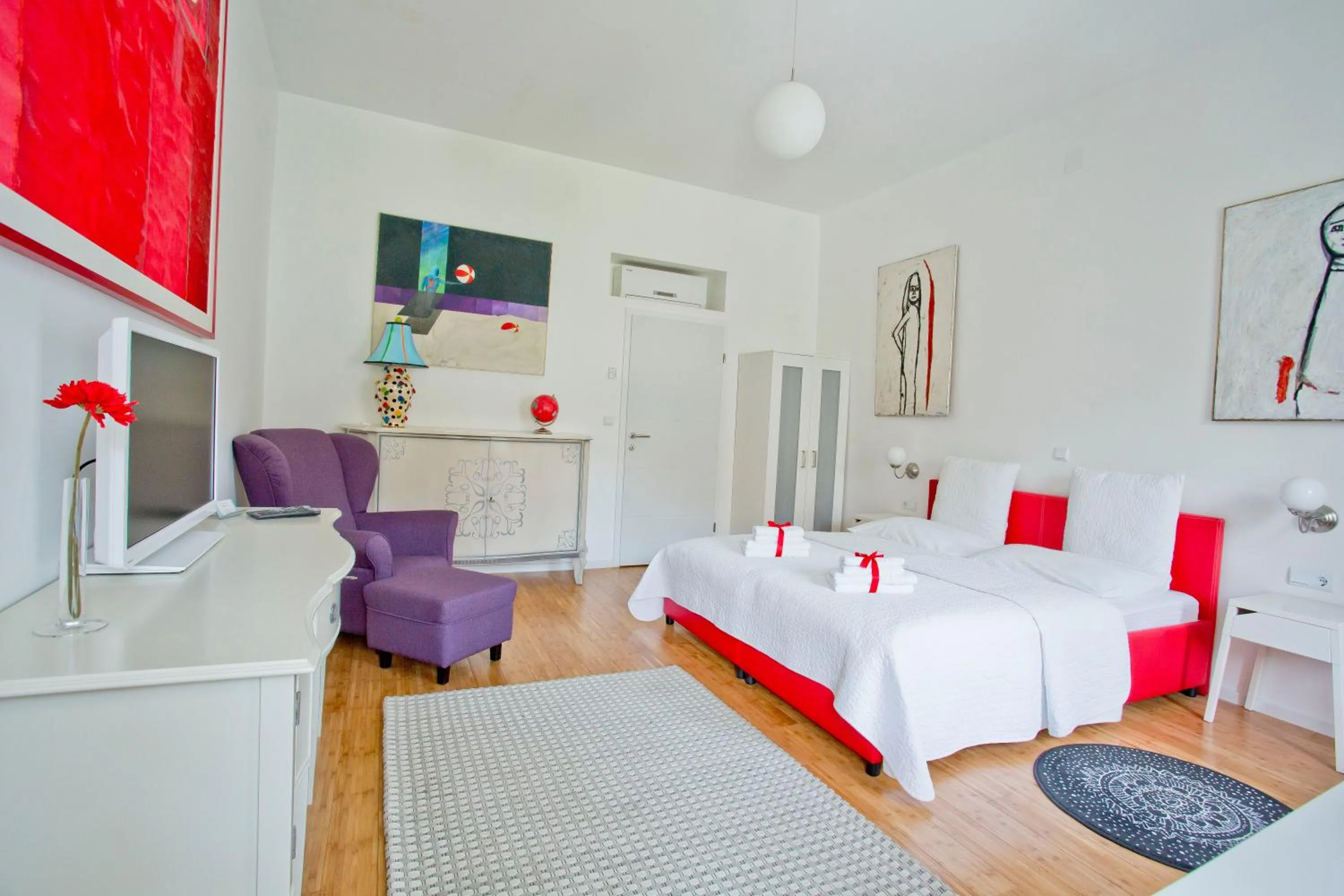 TV and multimedia, Bed in Rooms Zagreb 17