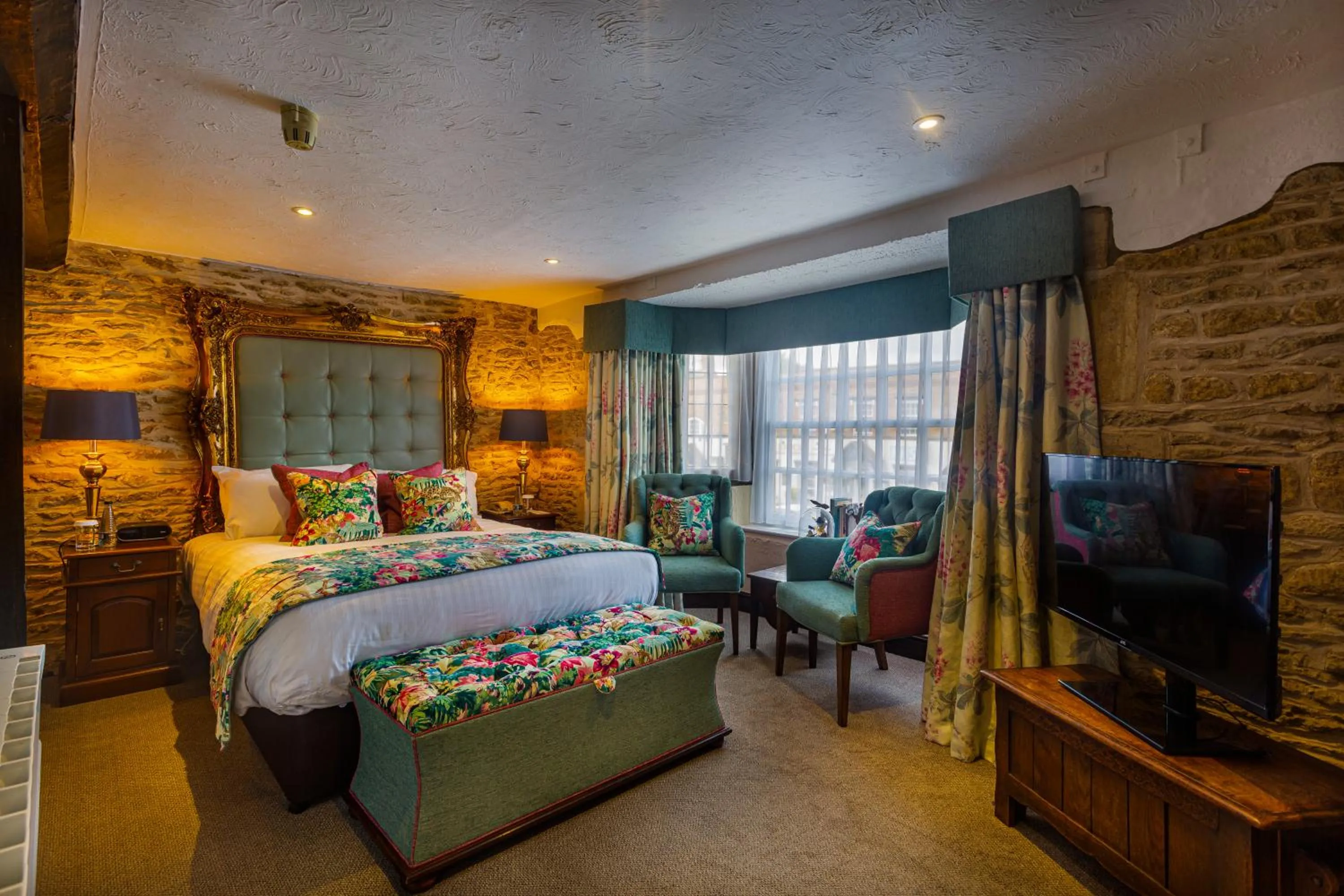 Bedroom, Bed in The Bell Inn, Stilton, Cambridgeshire - The Coaching Inn Group