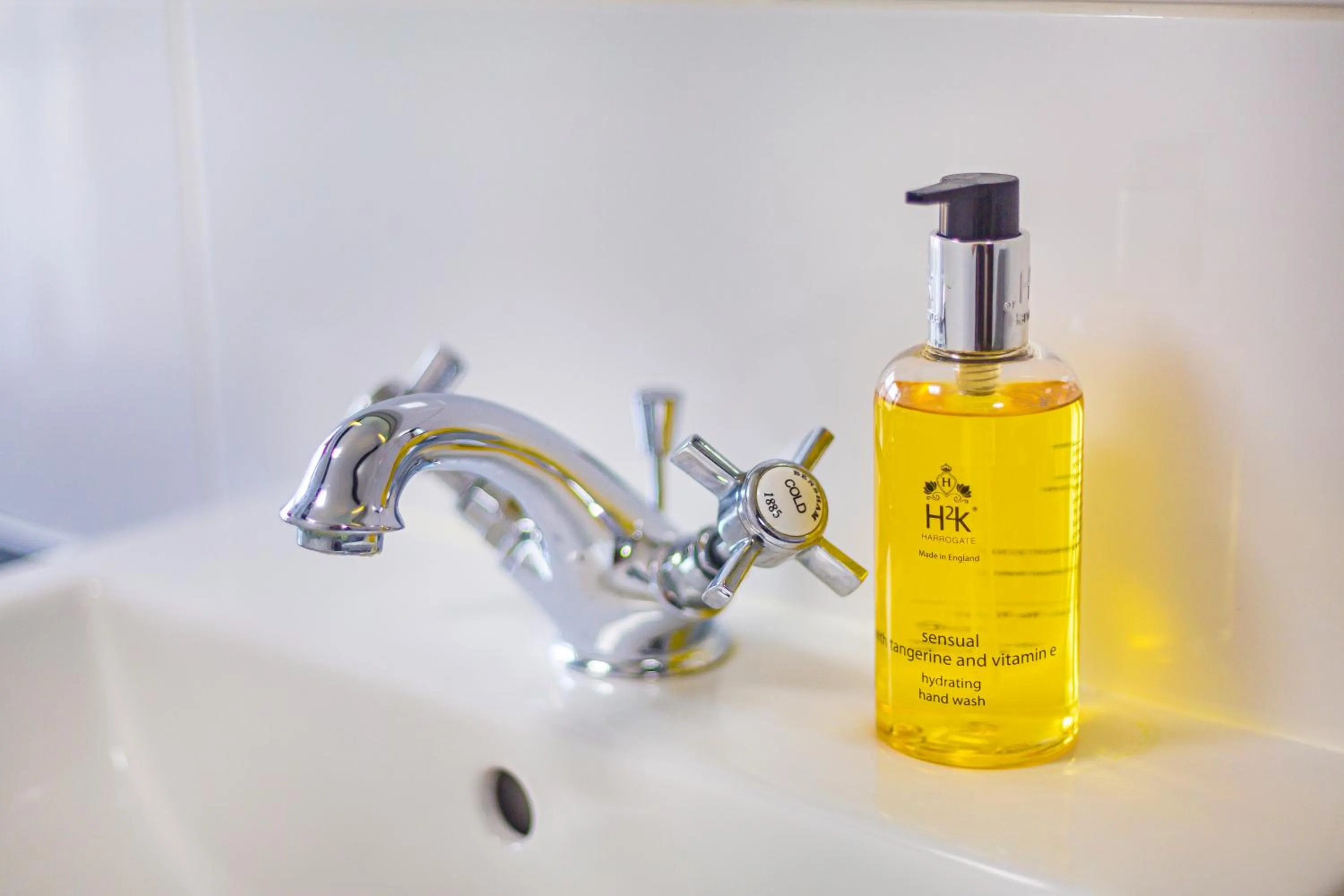 Bathroom in The Bell Inn, Stilton, Cambridgeshire - The Coaching Inn Group