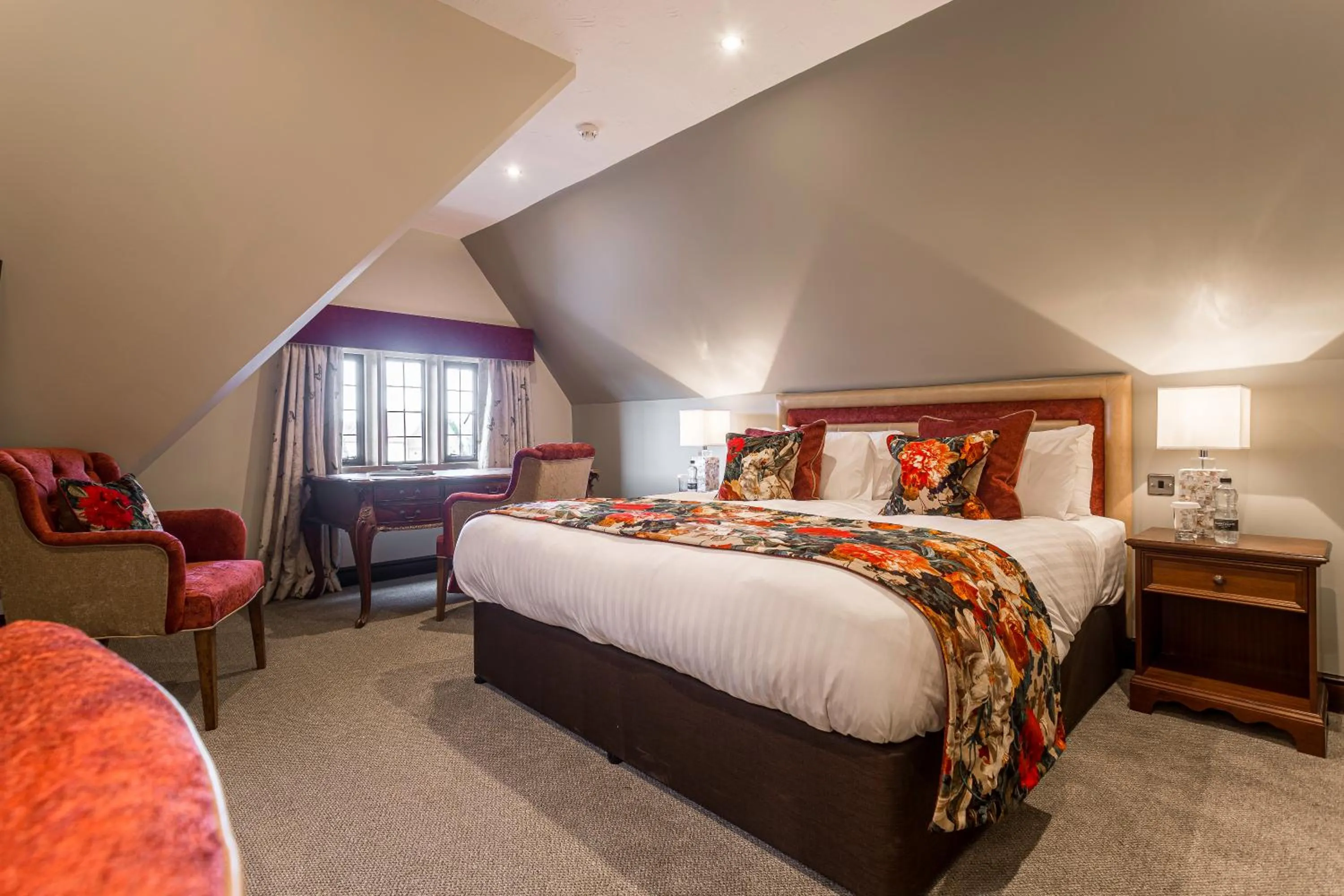Bedroom, Bed in The Bell Inn, Stilton, Cambridgeshire - The Coaching Inn Group