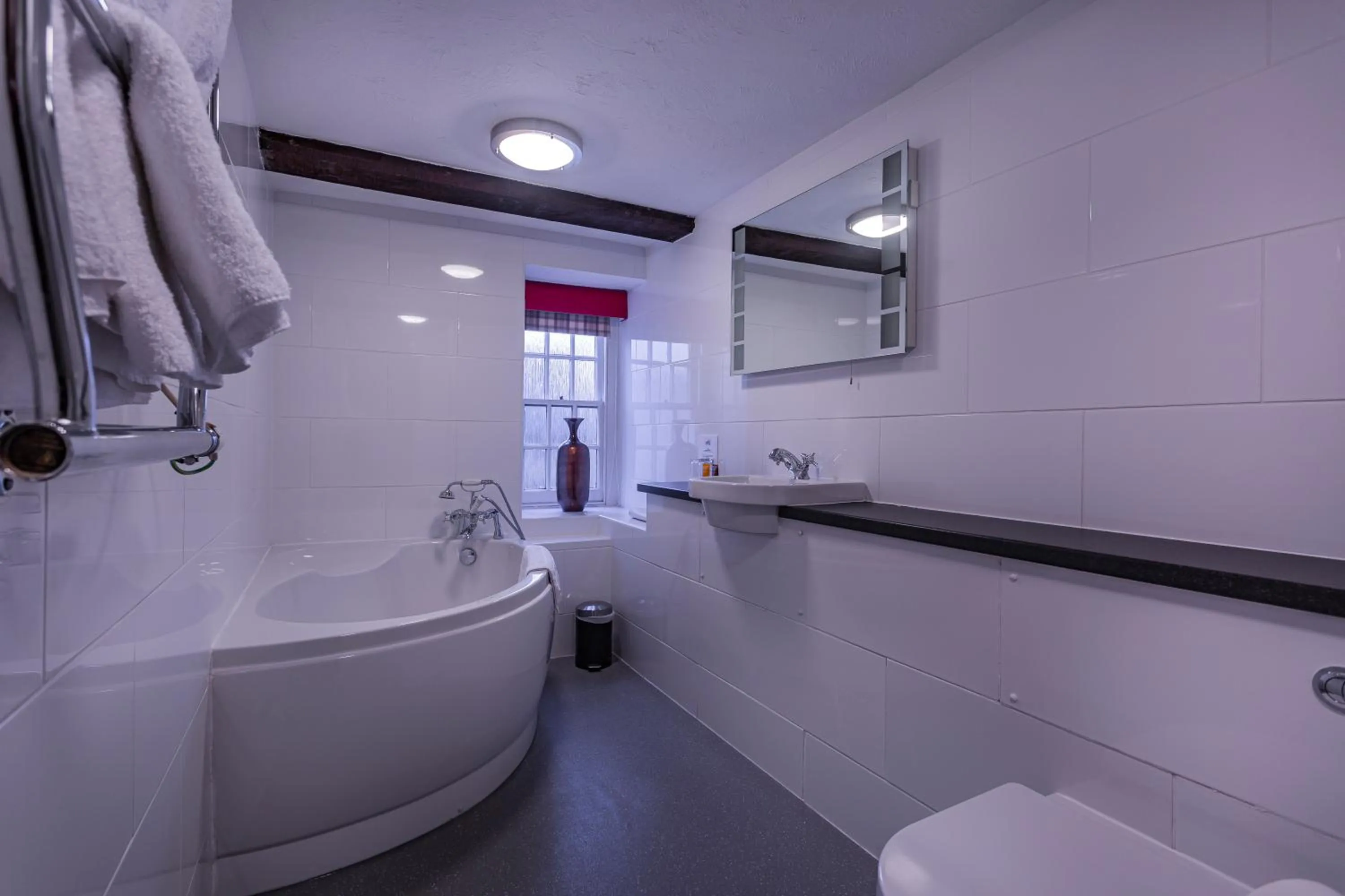 Bathroom in The Bell Inn, Stilton, Cambridgeshire - The Coaching Inn Group