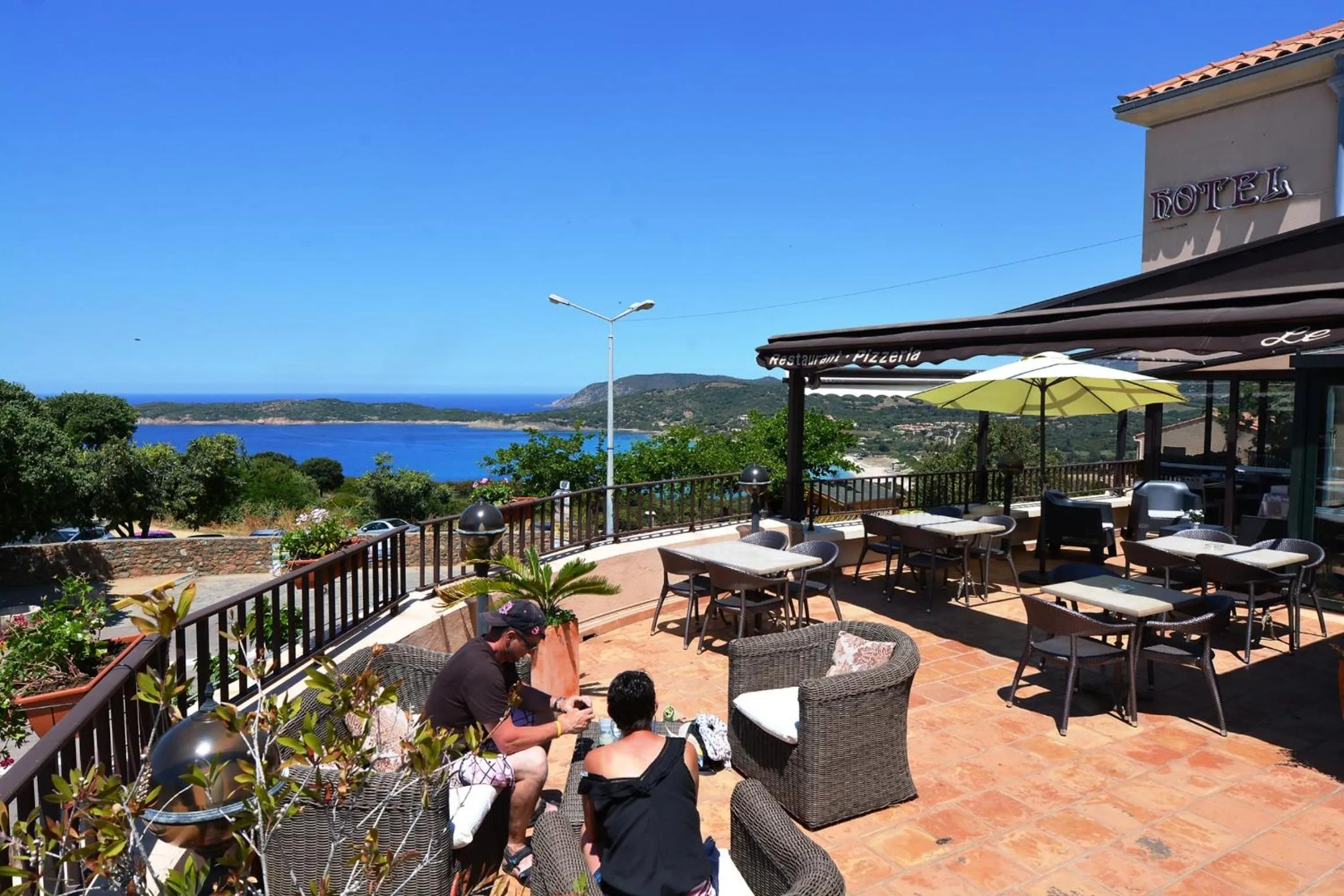 Patio in Hotel & Restaurant le Saint Jean