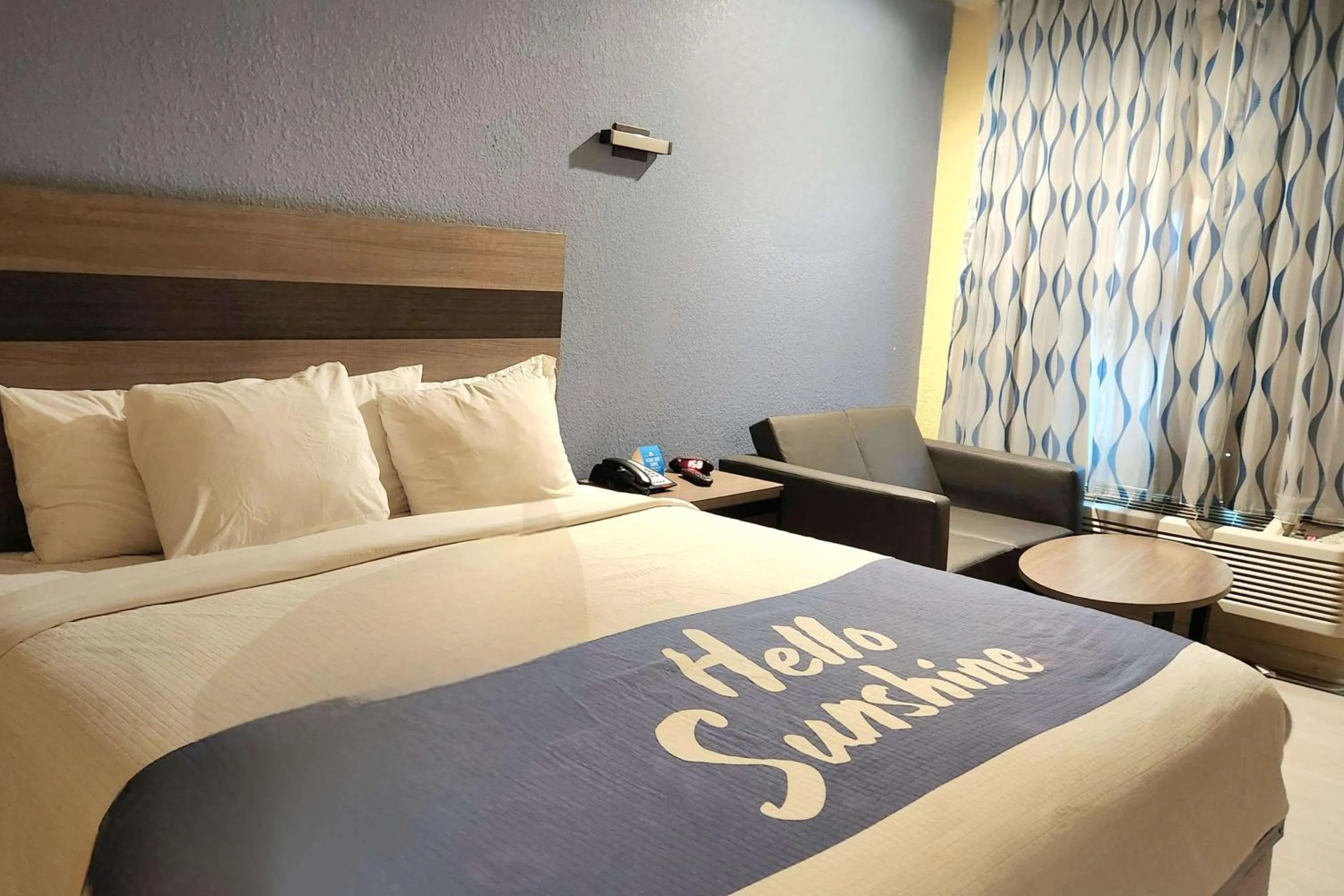 Photo of the whole room, Bed in Days Inn by Wyndham Freeport