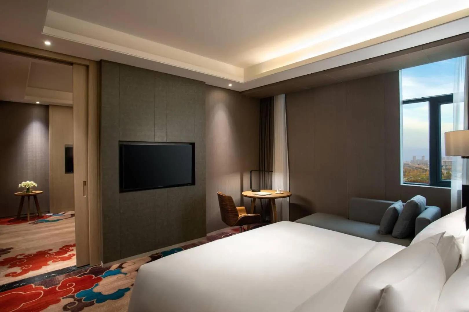 Bed in Ramada Wyndham Zhengzhou Xinzheng