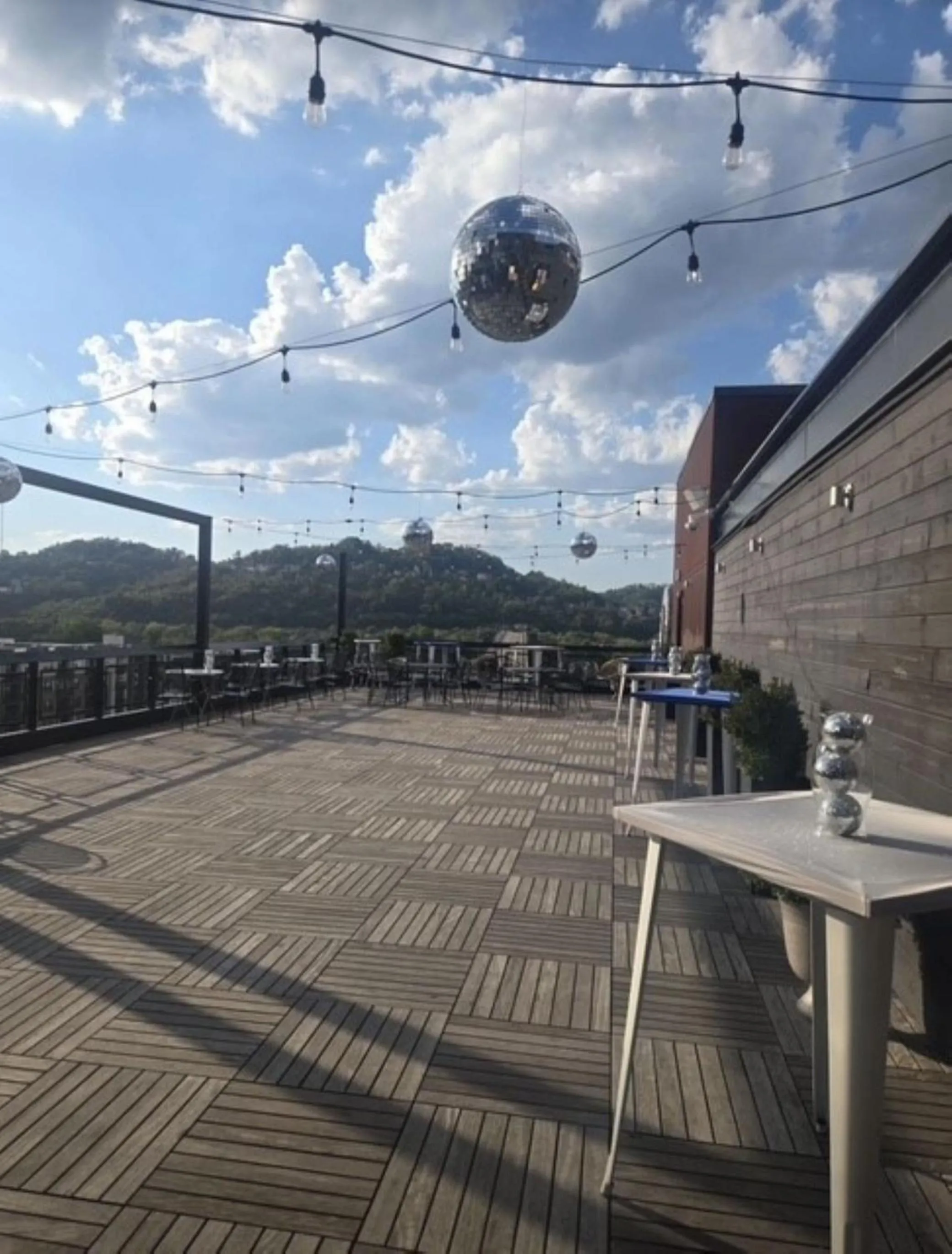 Dining area in TRYP by Wyndham Pittsburgh/Lawrenceville