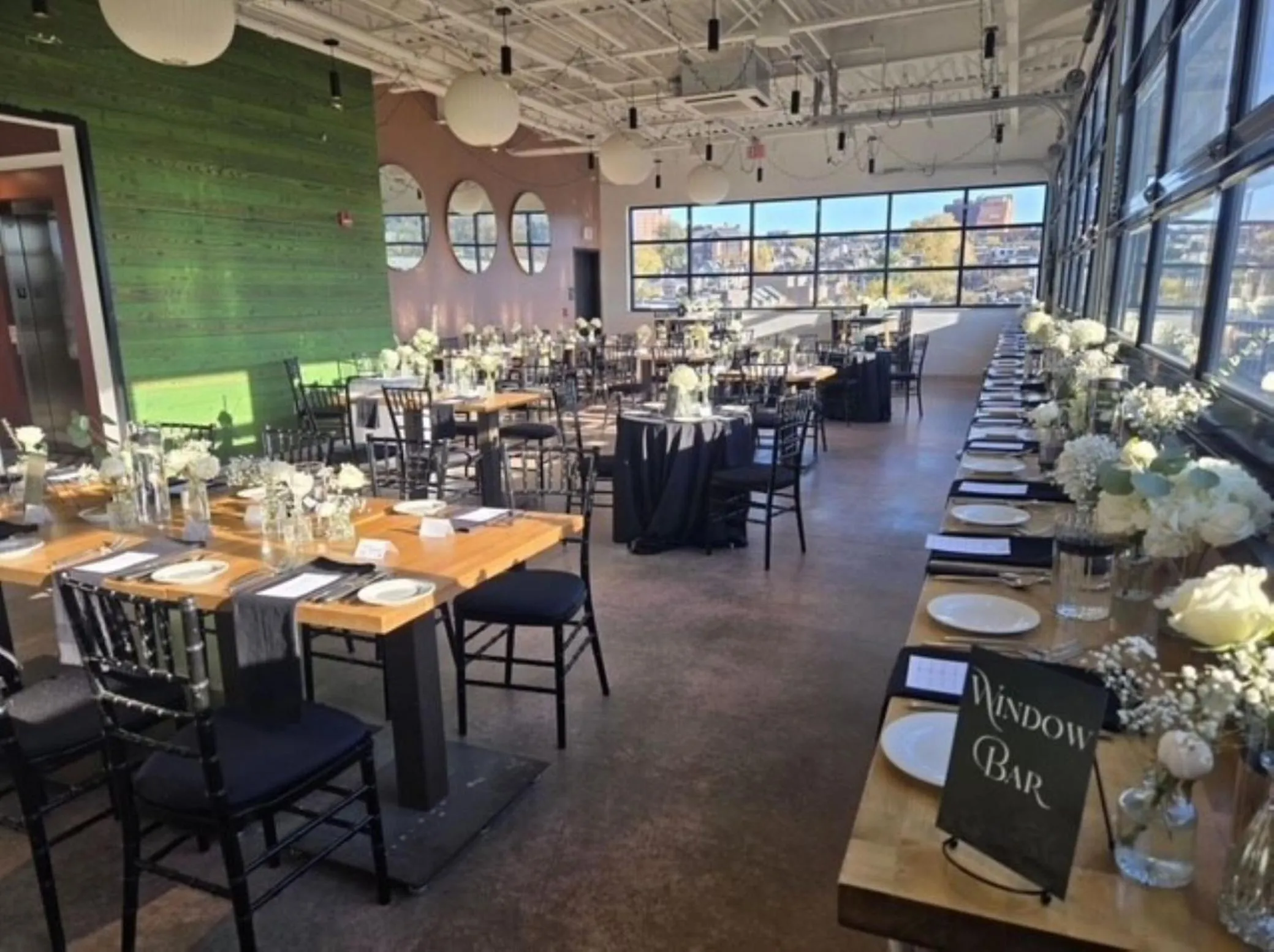 Restaurant/places to eat in TRYP by Wyndham Pittsburgh/Lawrenceville