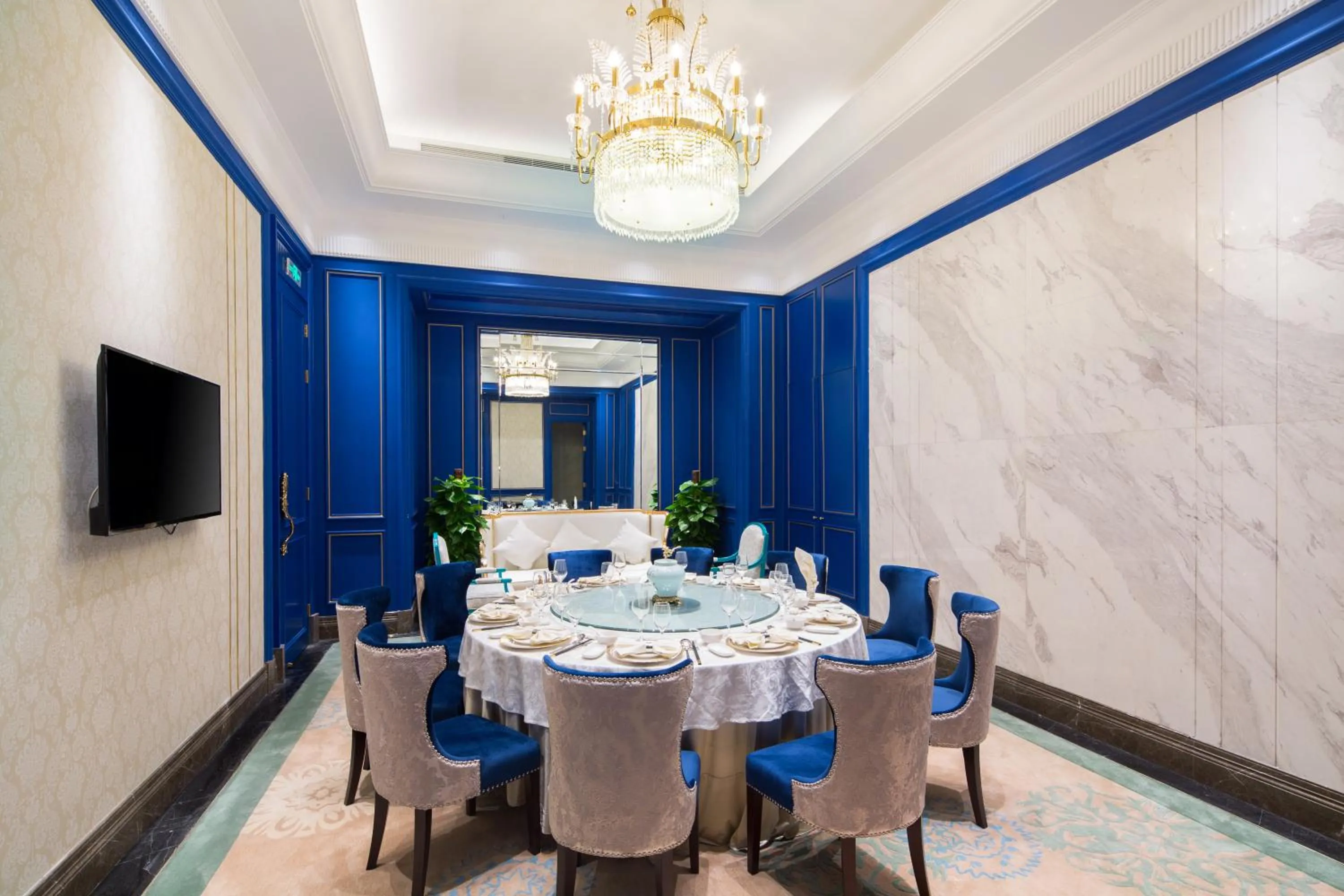 Restaurant/places to eat in Howard Johnson Plaza Ningbo