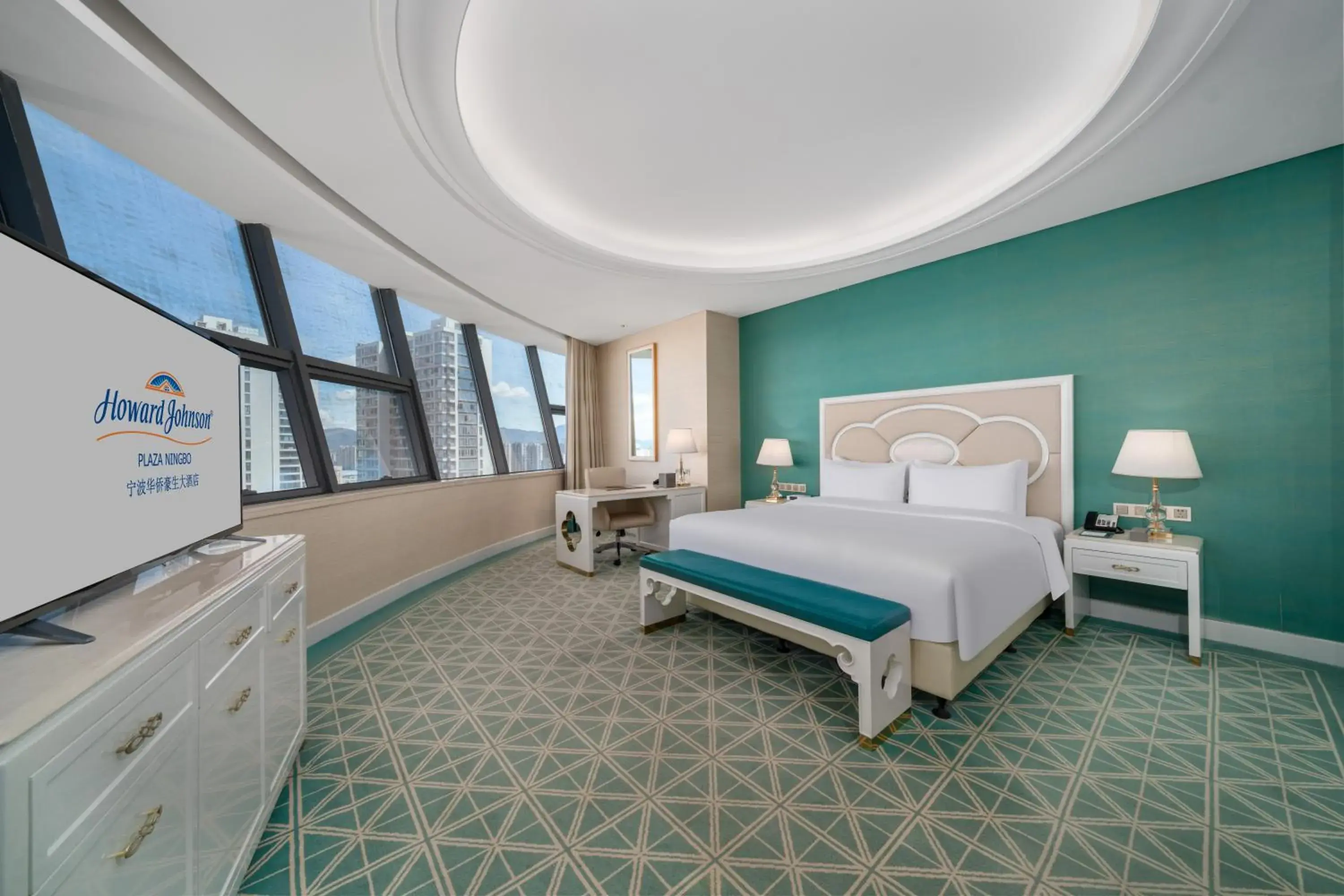 Modern Panorama King Room - Non-Smoking in Howard Johnson Plaza Ningbo Modern Panorama King Room - Non-Smoking in Howard Johnson Plaza Ningbo