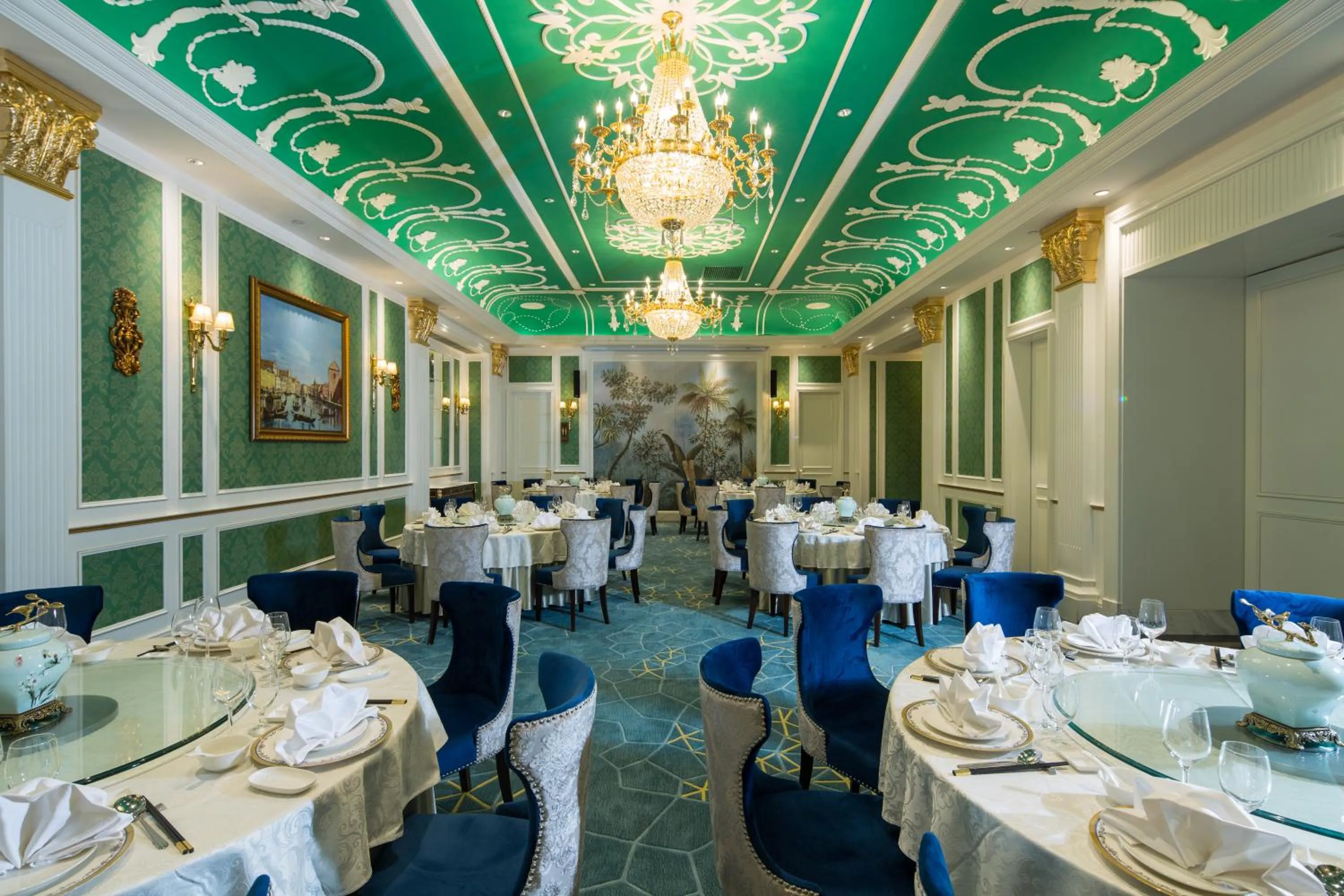 Restaurant/places to eat in Howard Johnson Plaza Ningbo