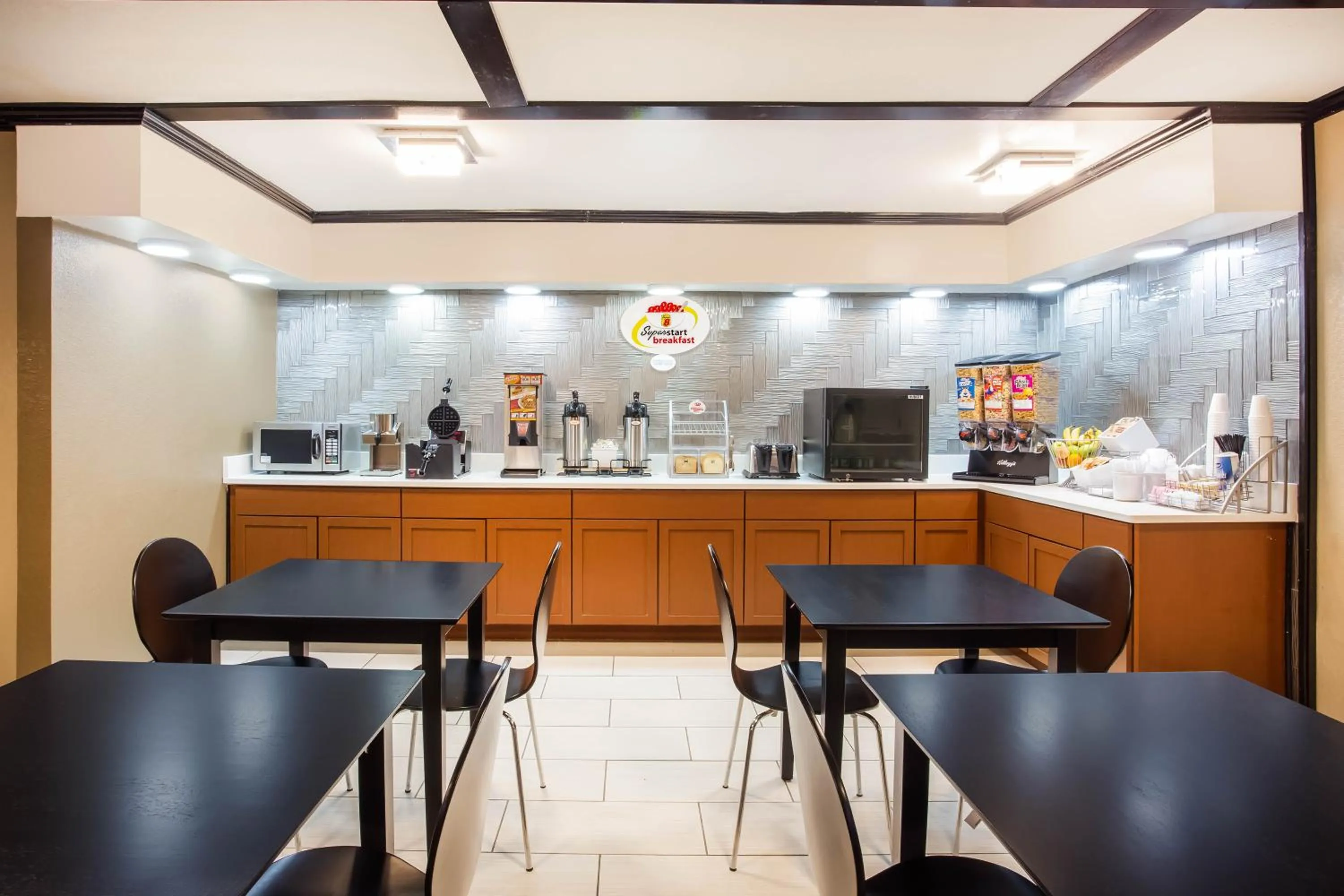 Restaurant/places to eat in Travel Inn Of Sidney Ohio