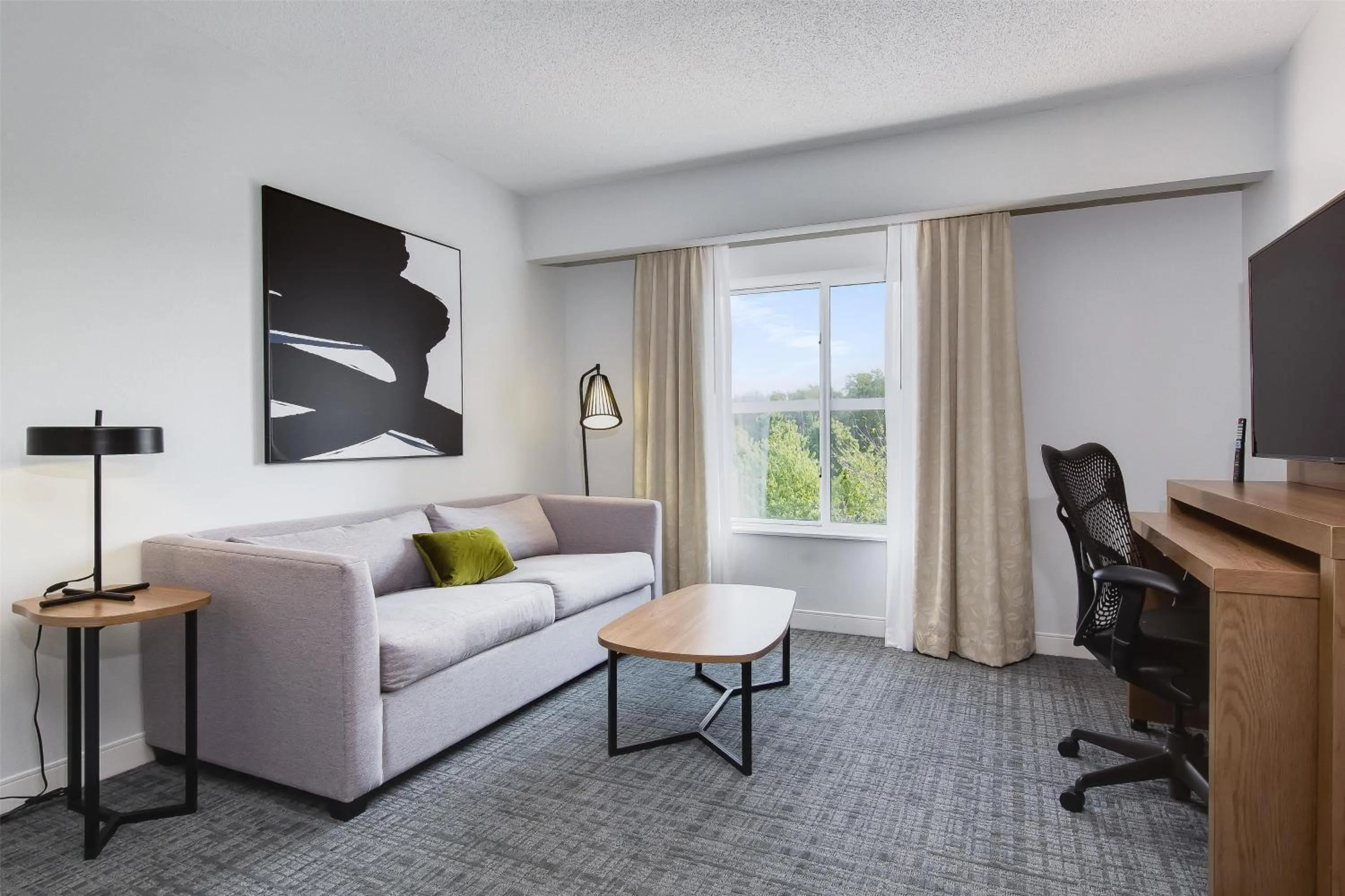 Living room, Bed in Homewood Suites by Hilton Louisville-East
