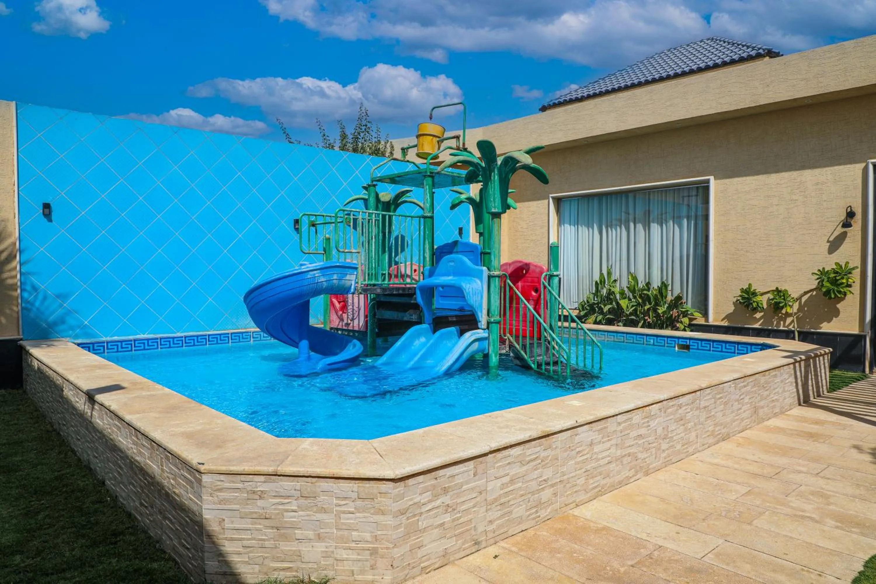 The Corner Hotel Resorts - Riyadh