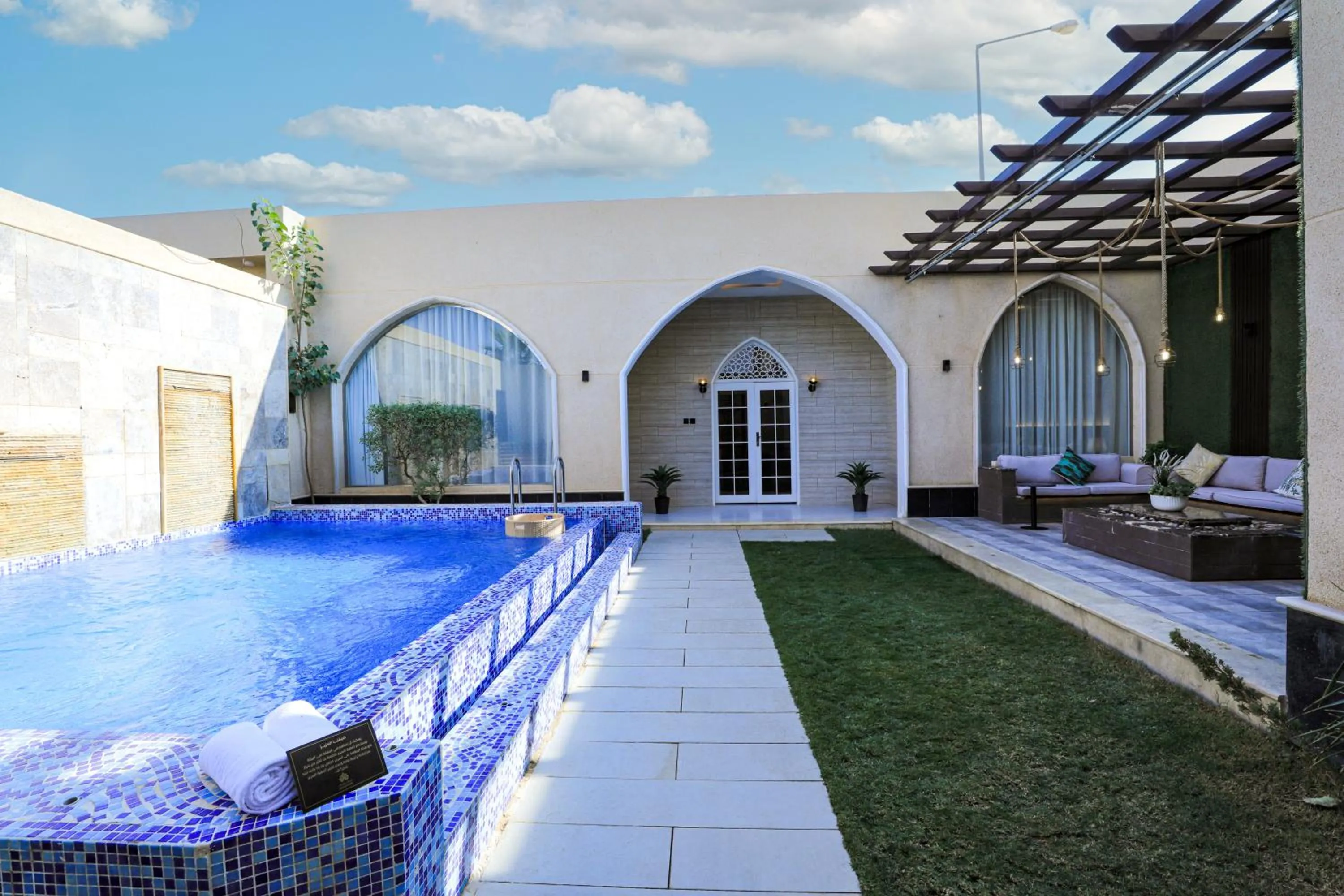 The Corner Hotel Resorts - Riyadh