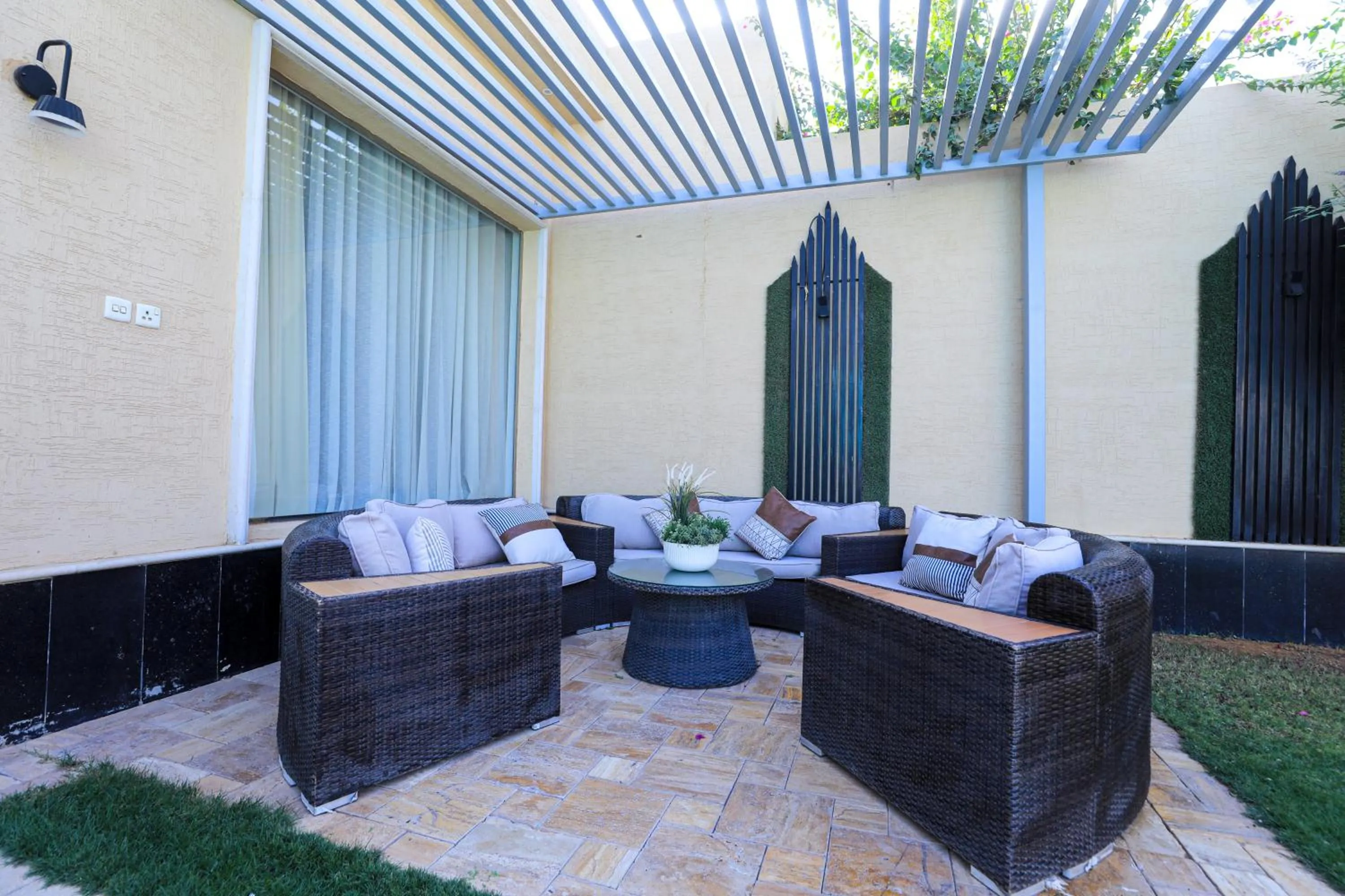 The Corner Hotel Resorts - Riyadh