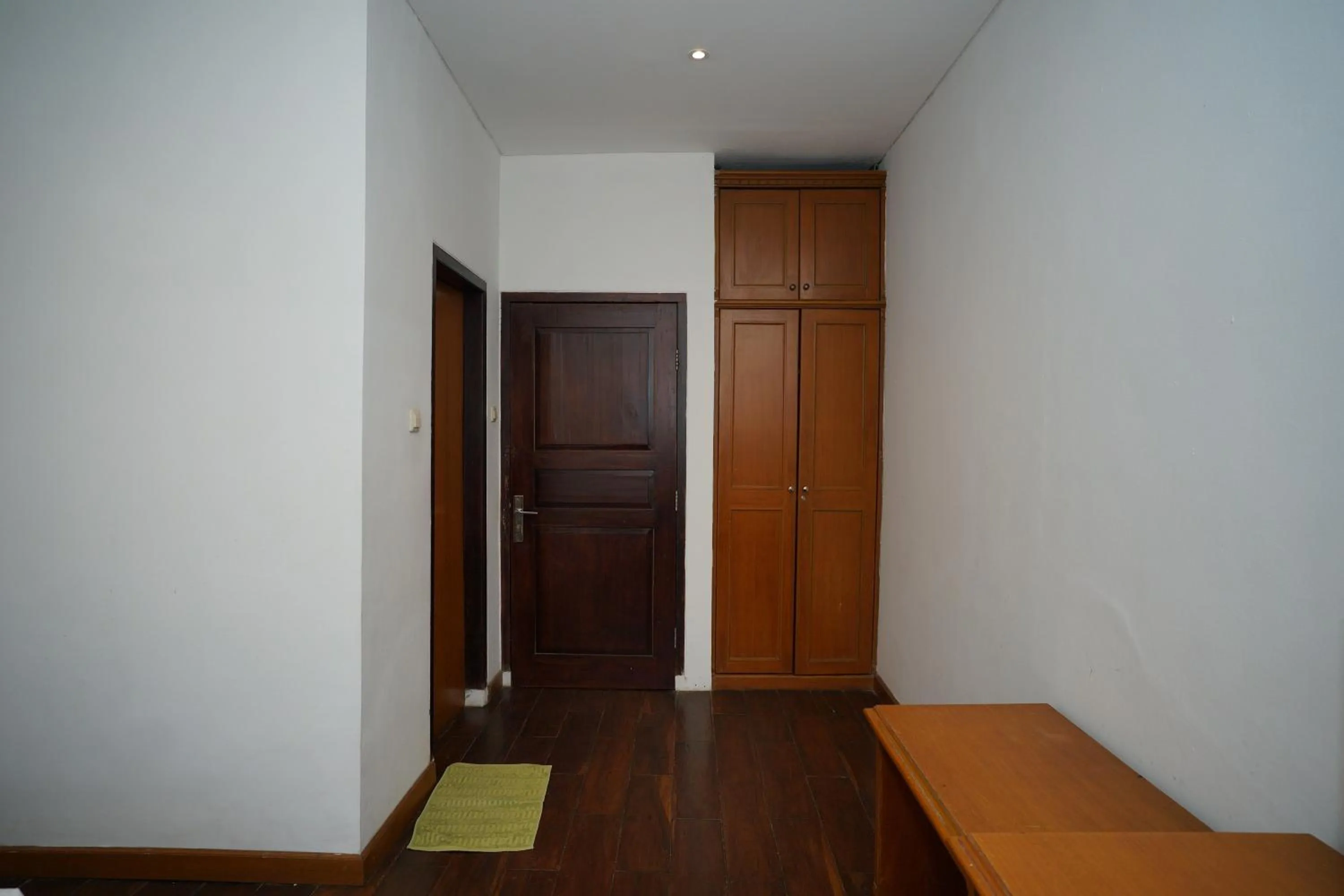 wardrobe in Citere Resort Hotel