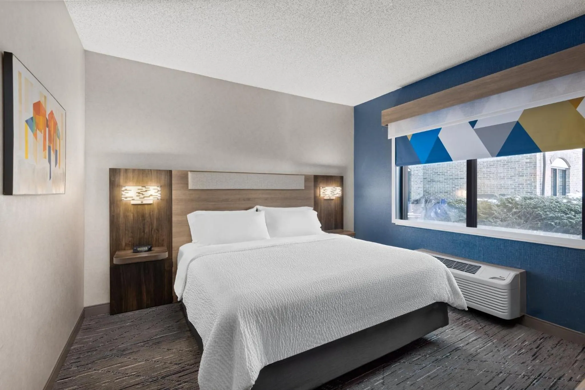 Photo of the whole room, Bed in Holiday Inn Express Grove City - Premium Outlet Mall by IHG