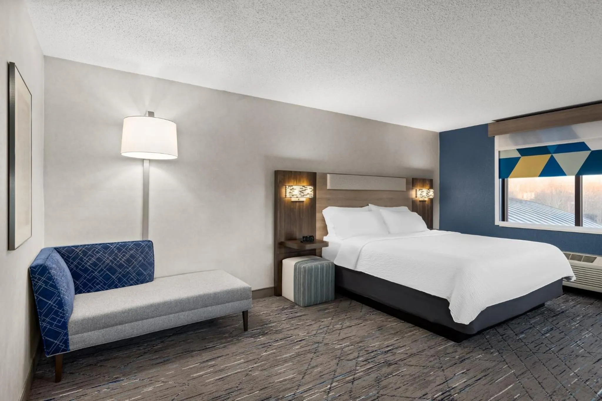Photo of the whole room, Bed in Holiday Inn Express Grove City - Premium Outlet Mall by IHG