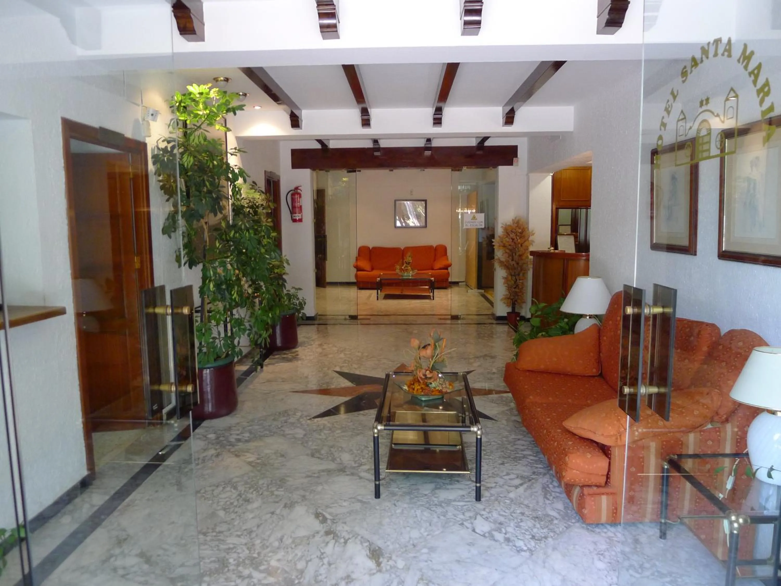 Communal lounge/ TV room in Hotel Santa María