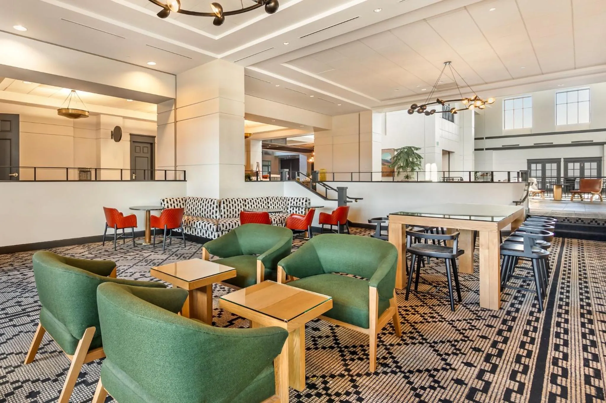 Lobby or reception in Omni Interlocken Hotel